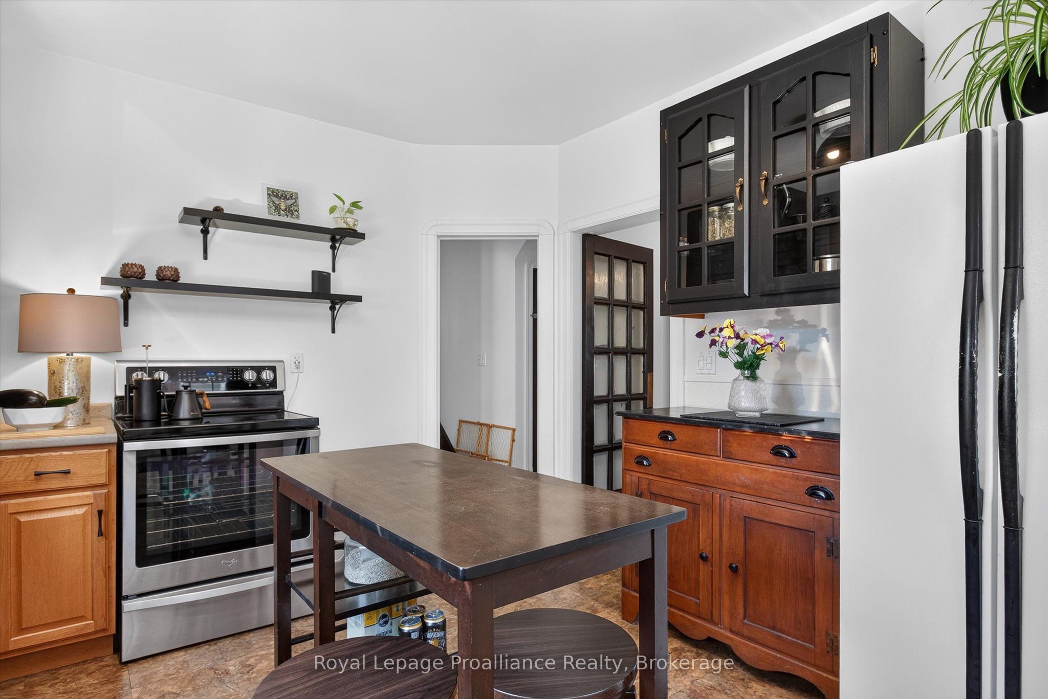 71 Lansdowne Street W Property Photo 14