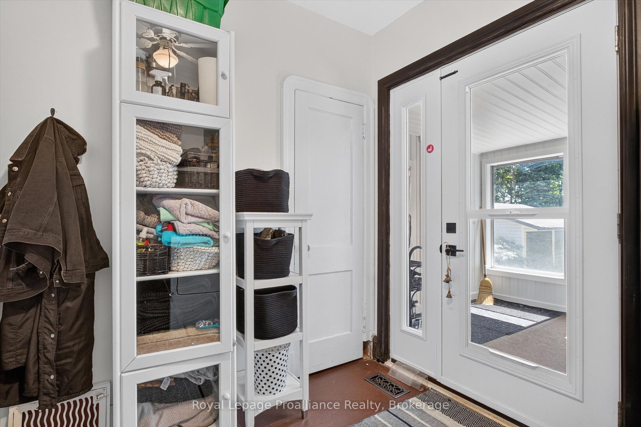 71 Lansdowne Street W Property Photo 17