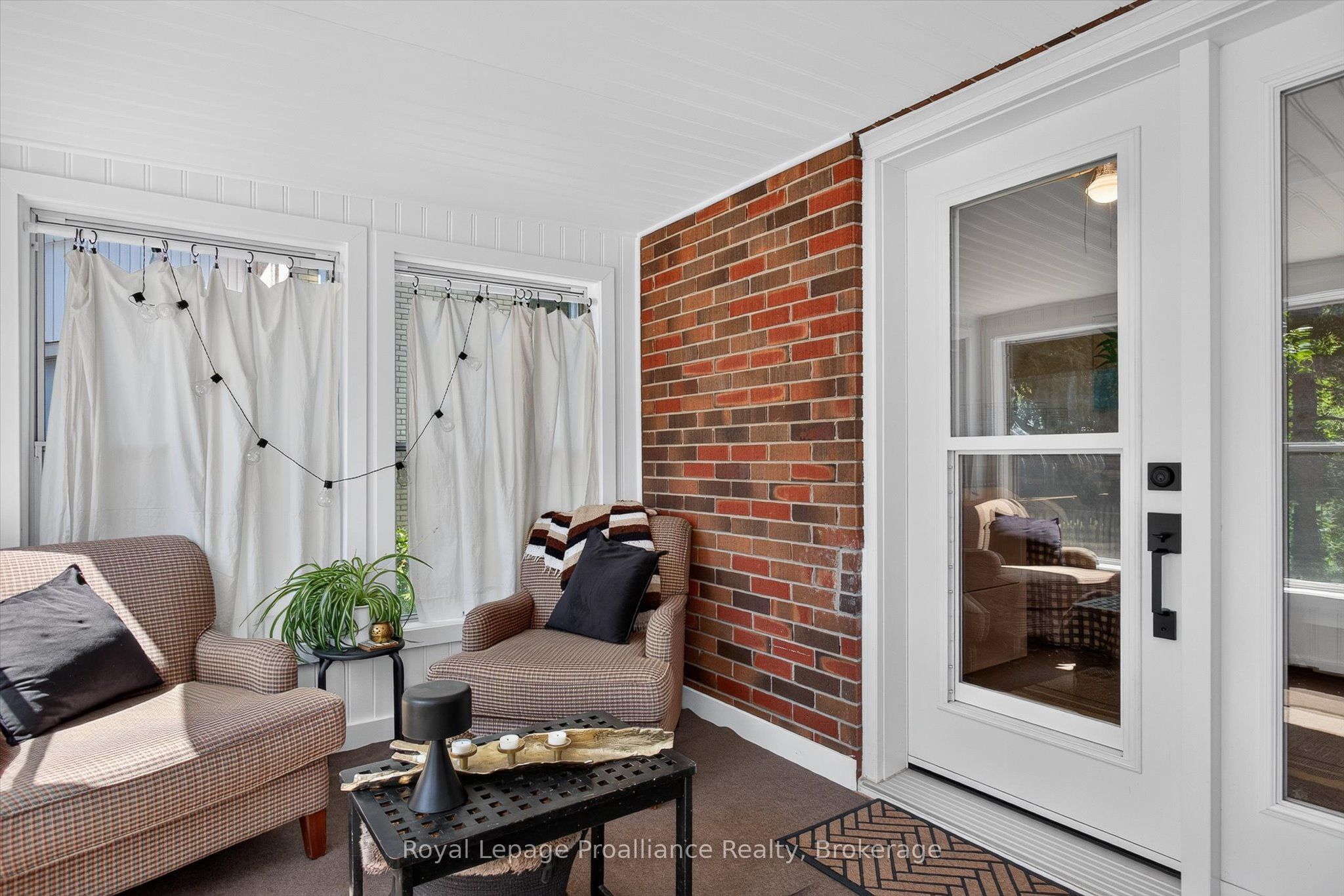 71 Lansdowne Street W Property Photo 19