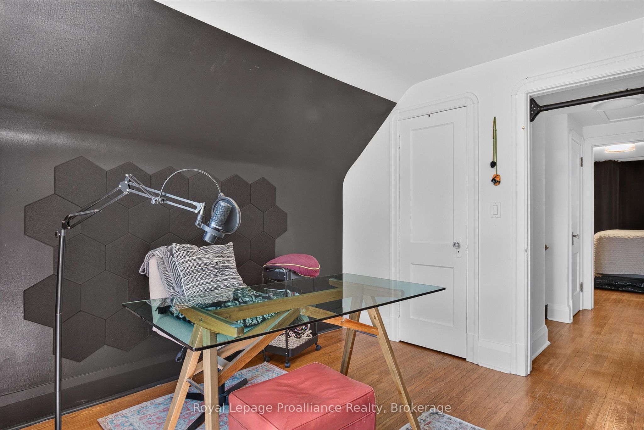 71 Lansdowne Street W Property Photo 26