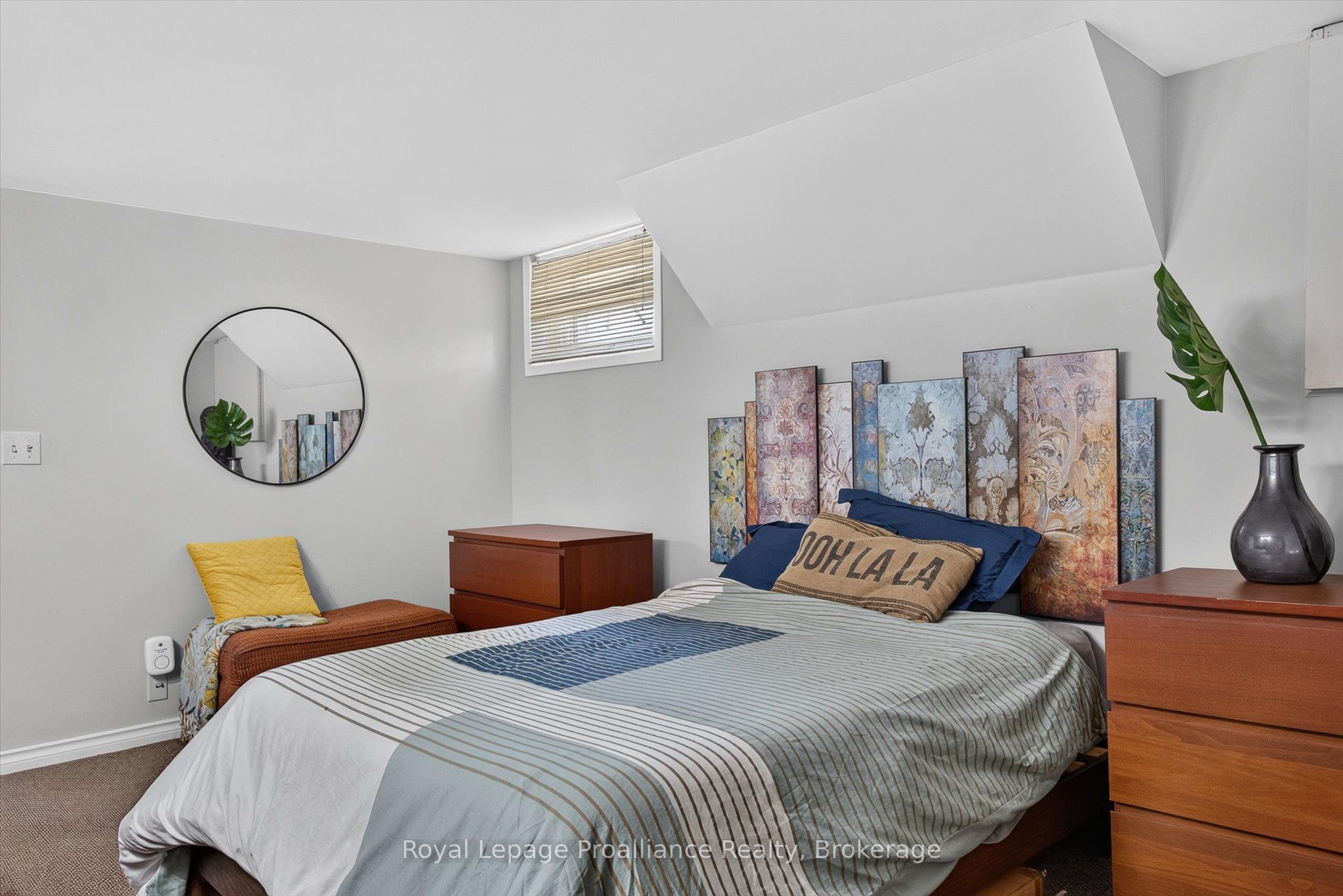 71 Lansdowne Street W Property Photo 35