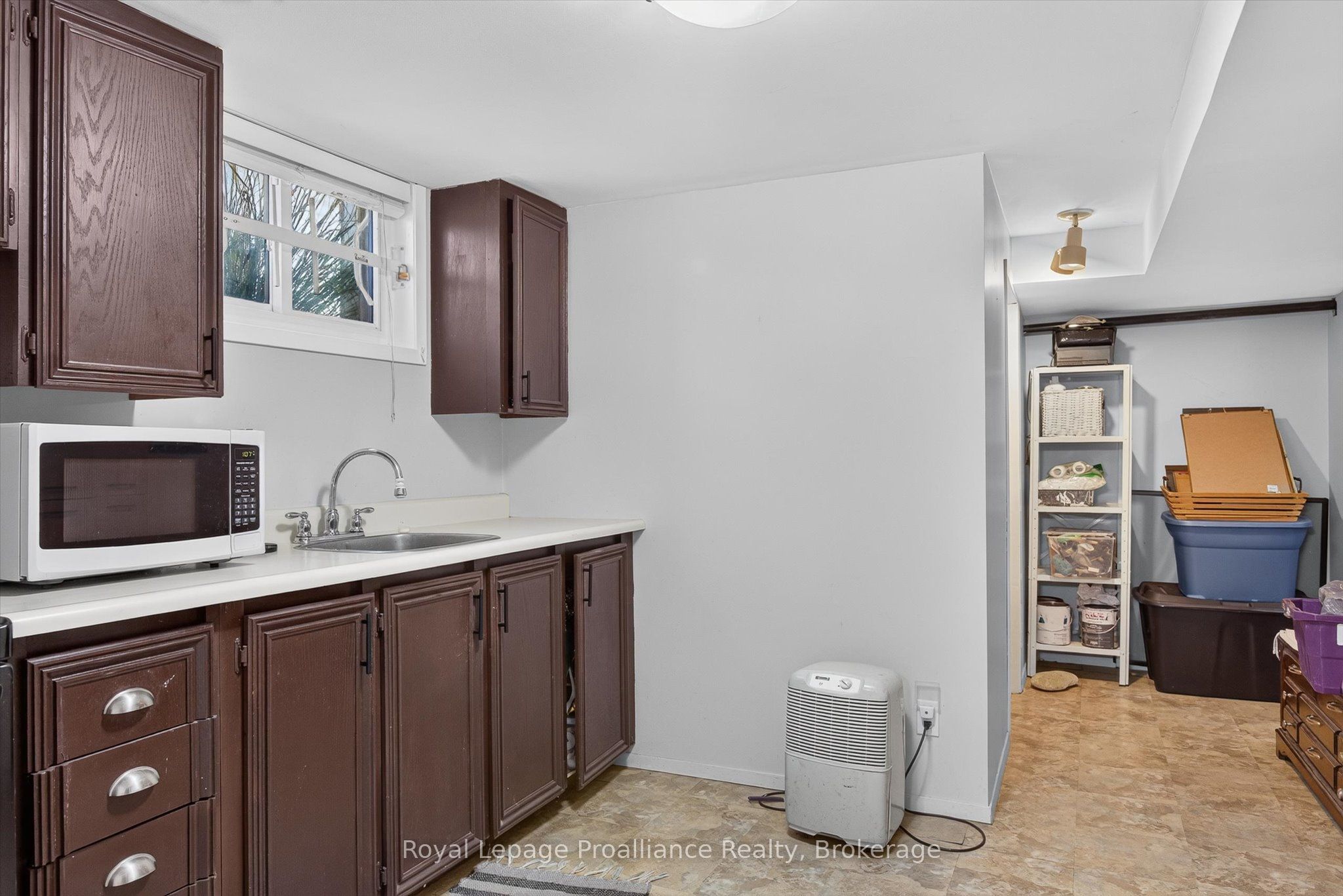 71 Lansdowne Street W Property Photo 39