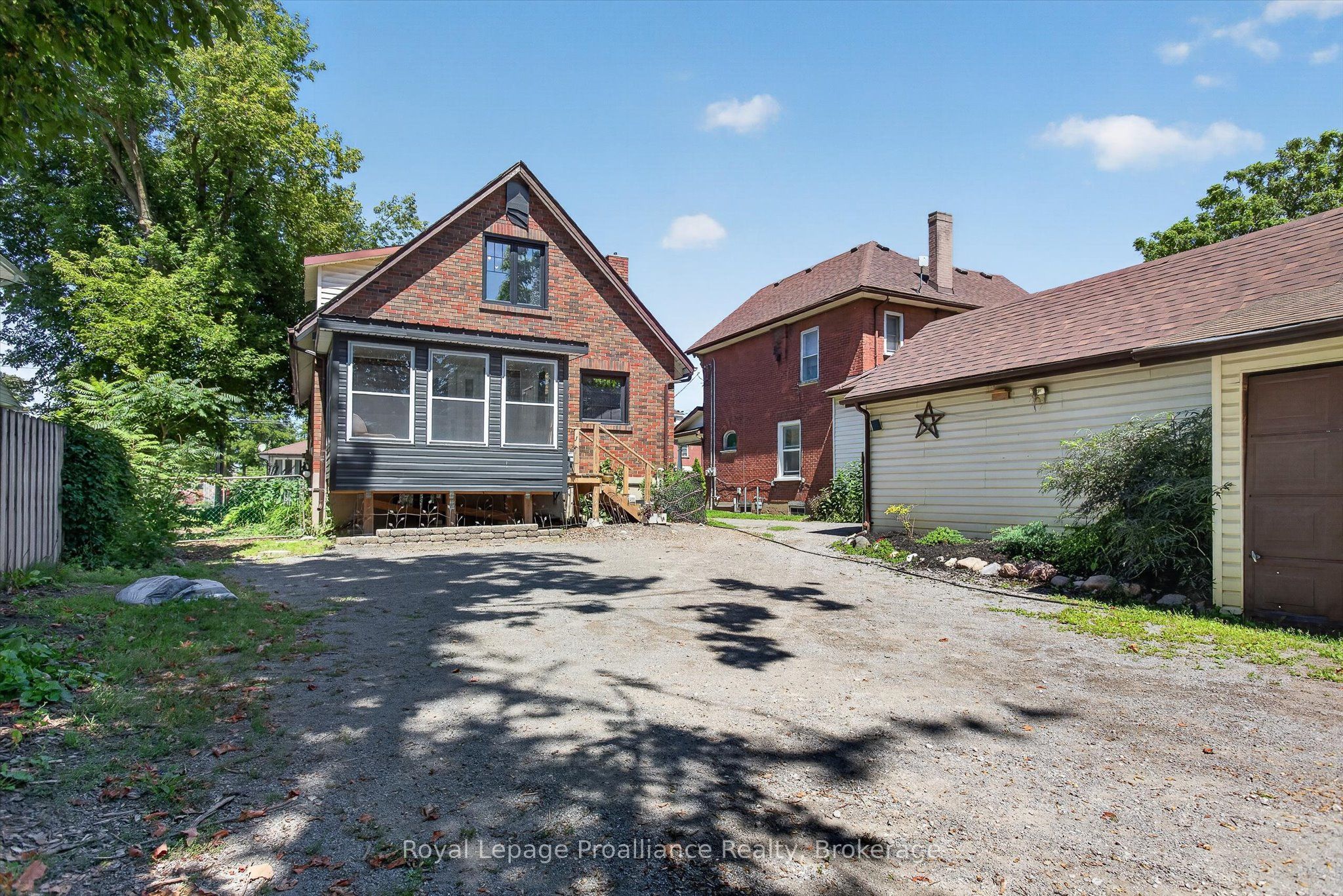 71 Lansdowne Street W Property Photo 43