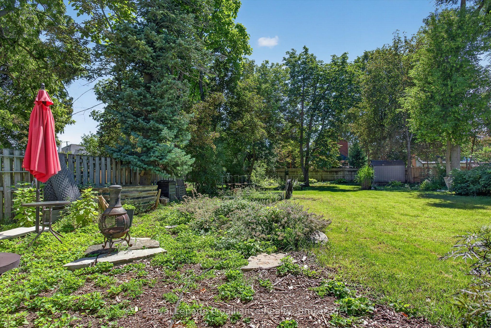 71 Lansdowne Street W Property Photo 44