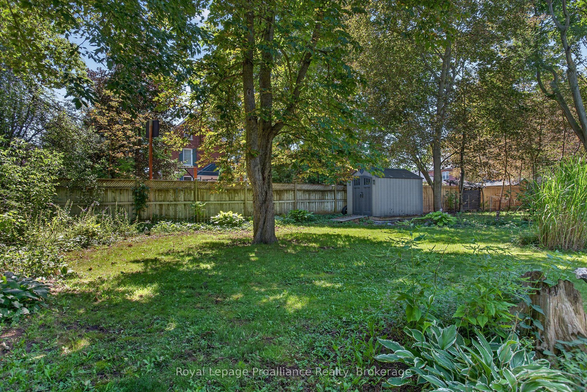 71 Lansdowne Street W Property Photo 45