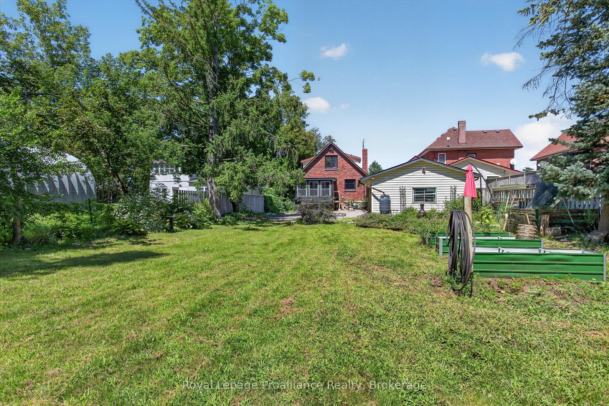 71 Lansdowne Street W Property Photo 46