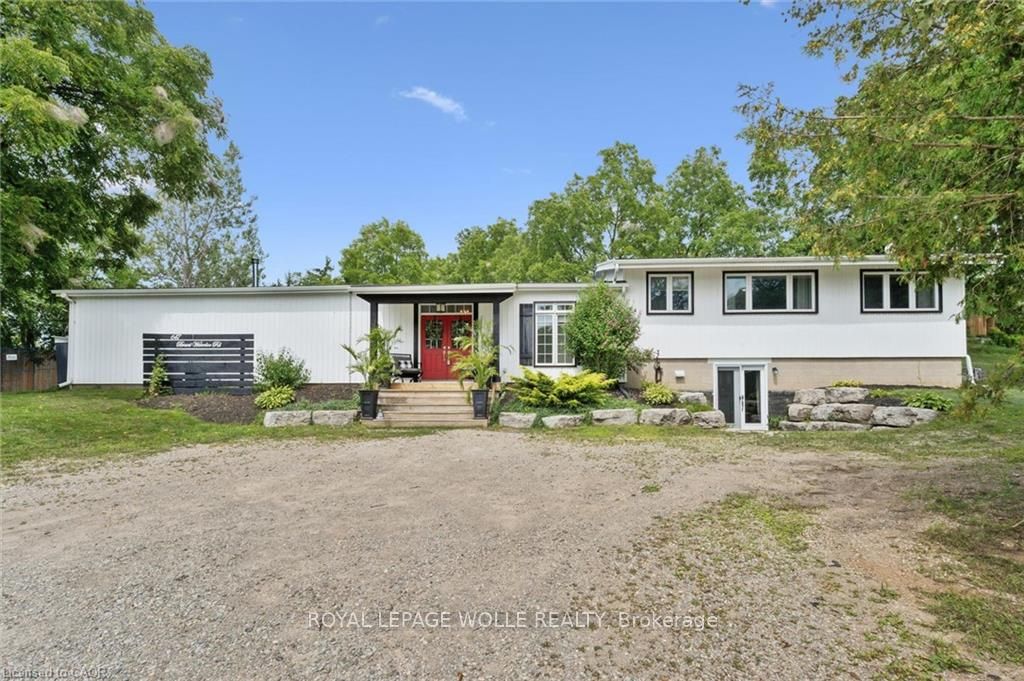 647 Brant Waterloo Road Property Photo 3