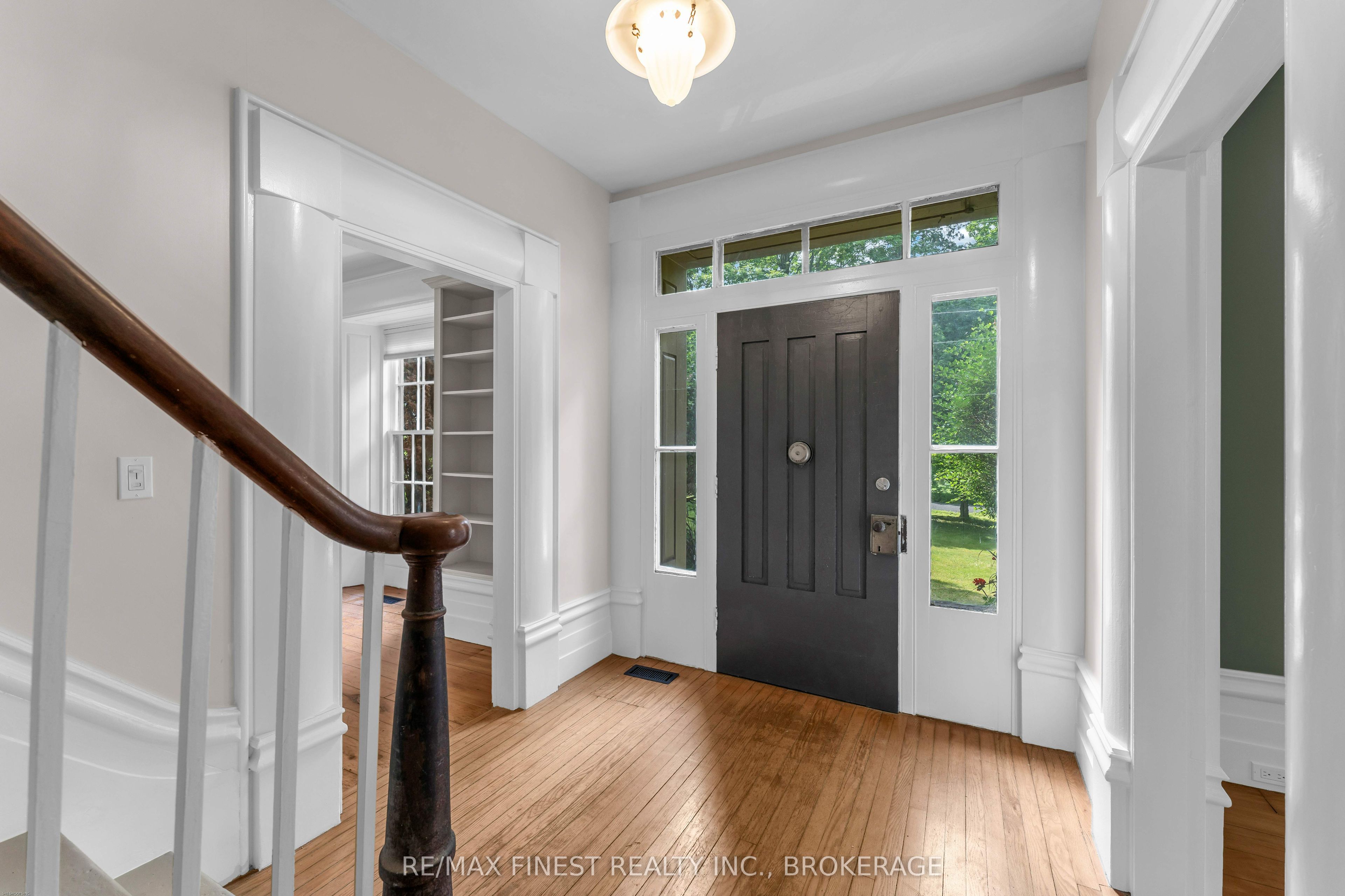 4247 Henderson Road Property Photo 3