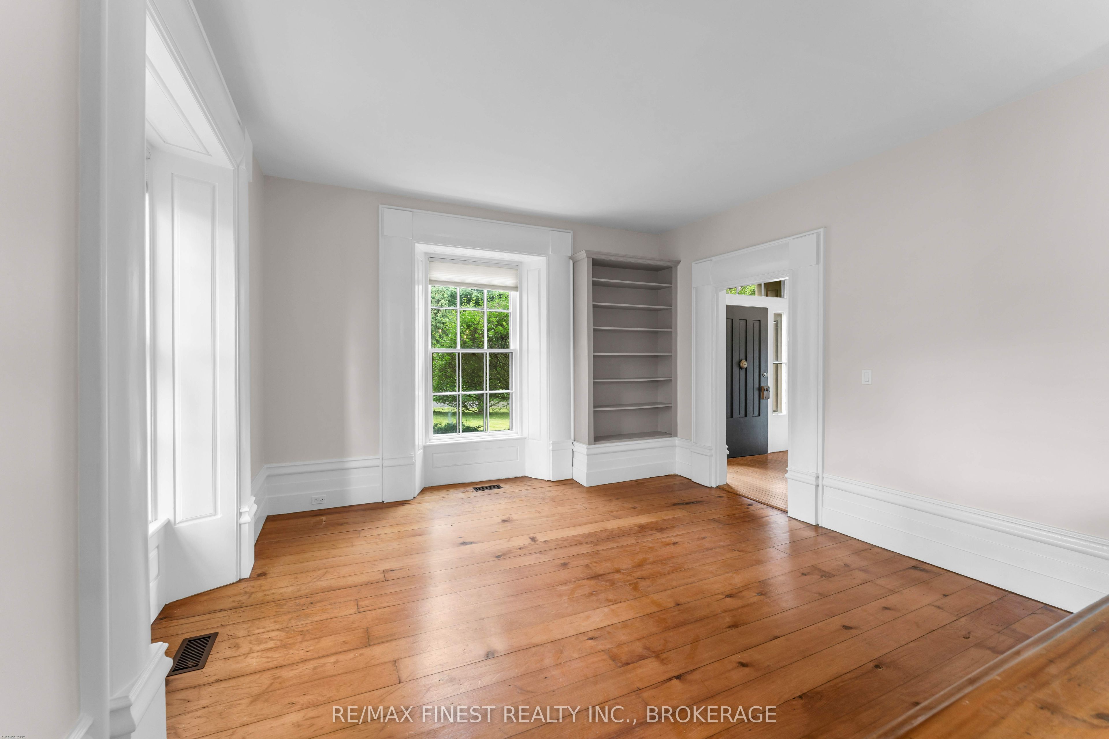 4247 Henderson Road Property Photo 11