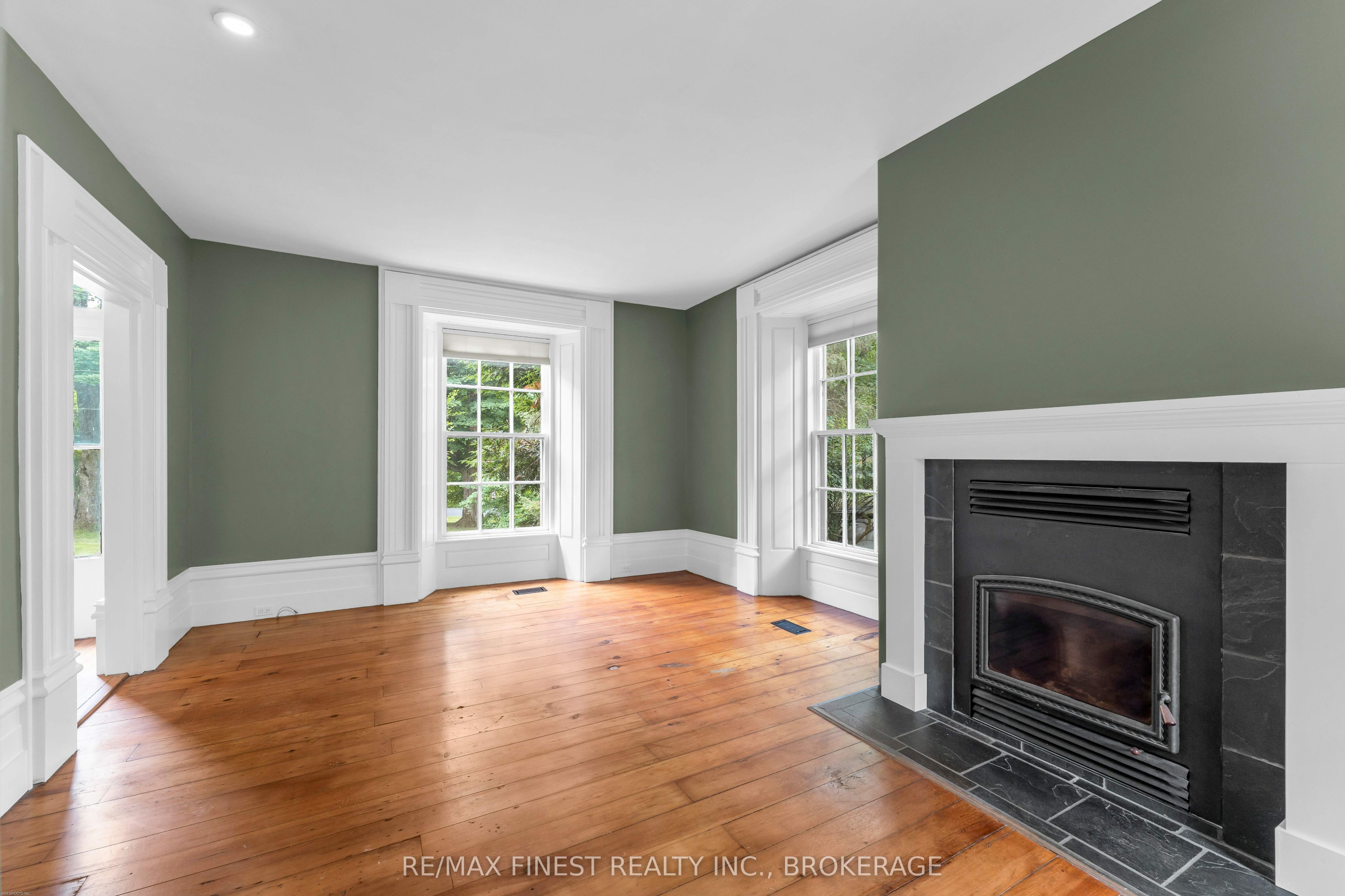 4247 Henderson Road Property Photo 13