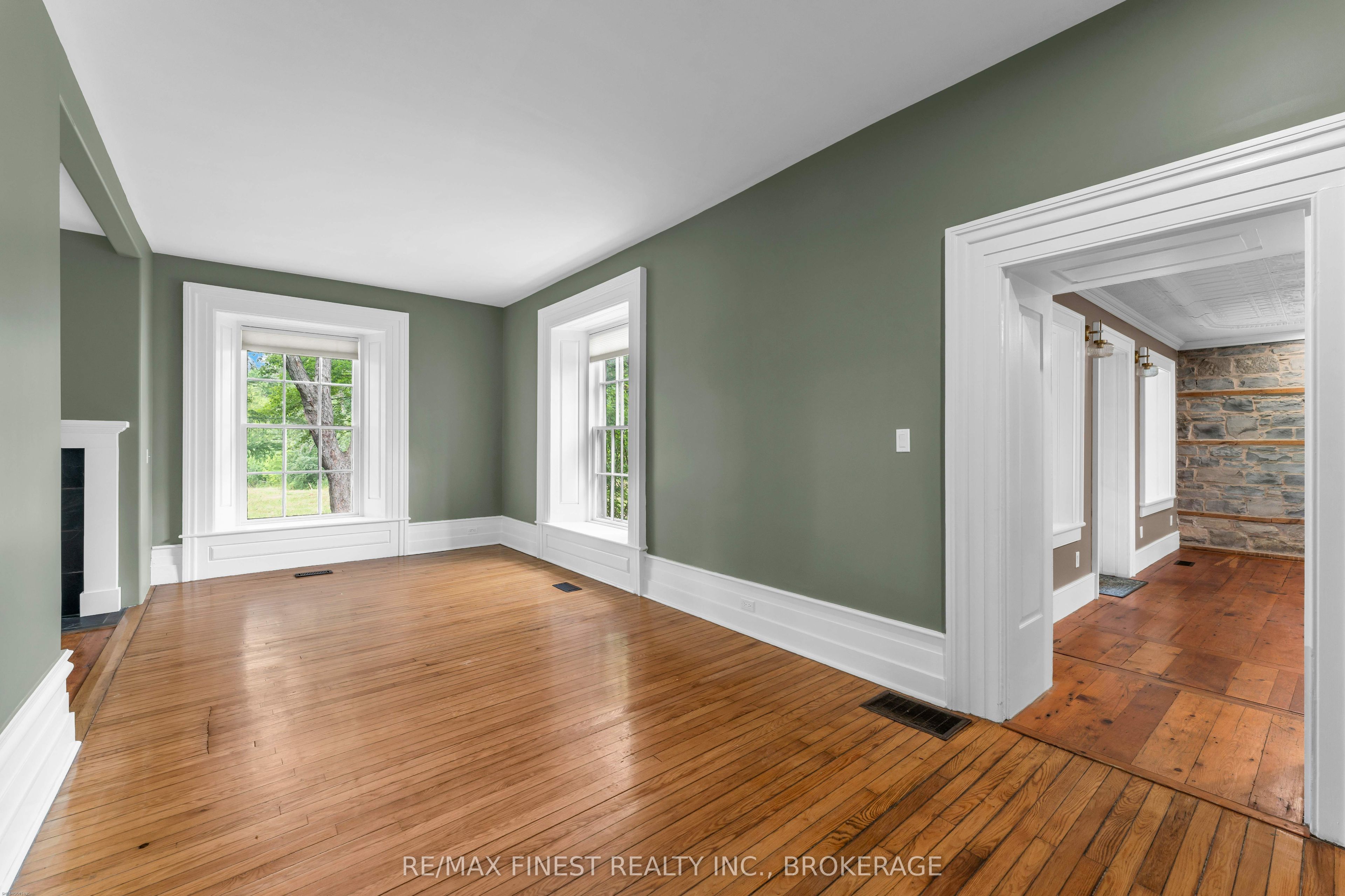 4247 Henderson Road Property Photo 15