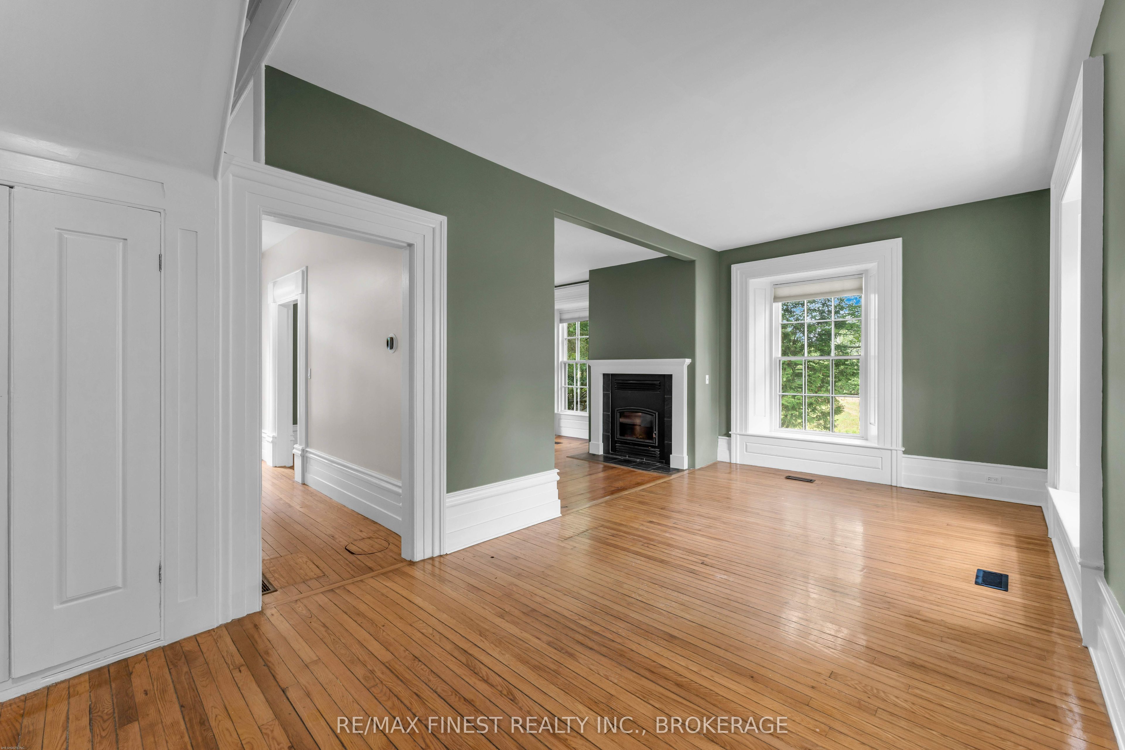 4247 Henderson Road Property Photo 17