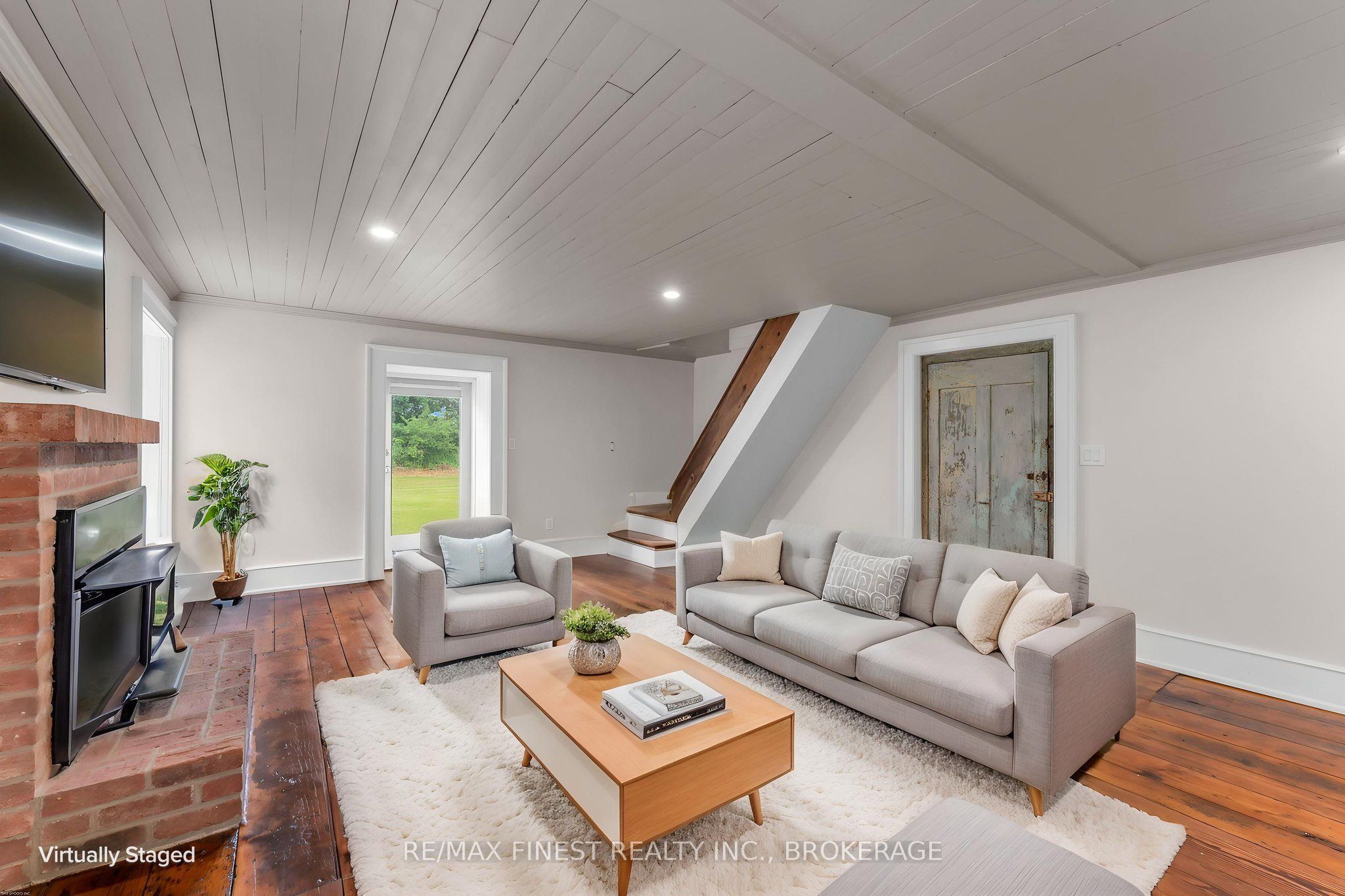 4247 Henderson Road Property Photo 19