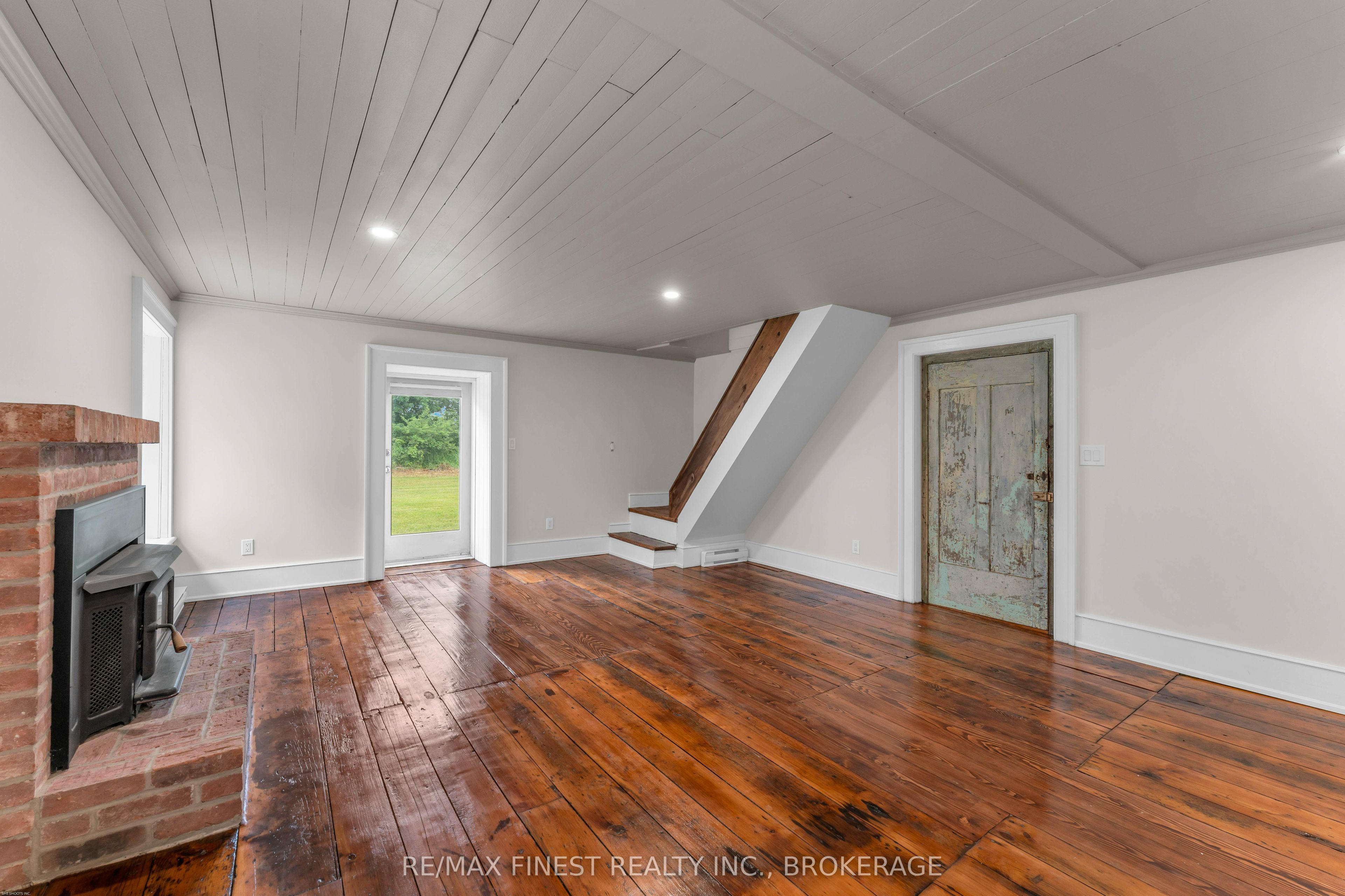 4247 Henderson Road Property Photo 20