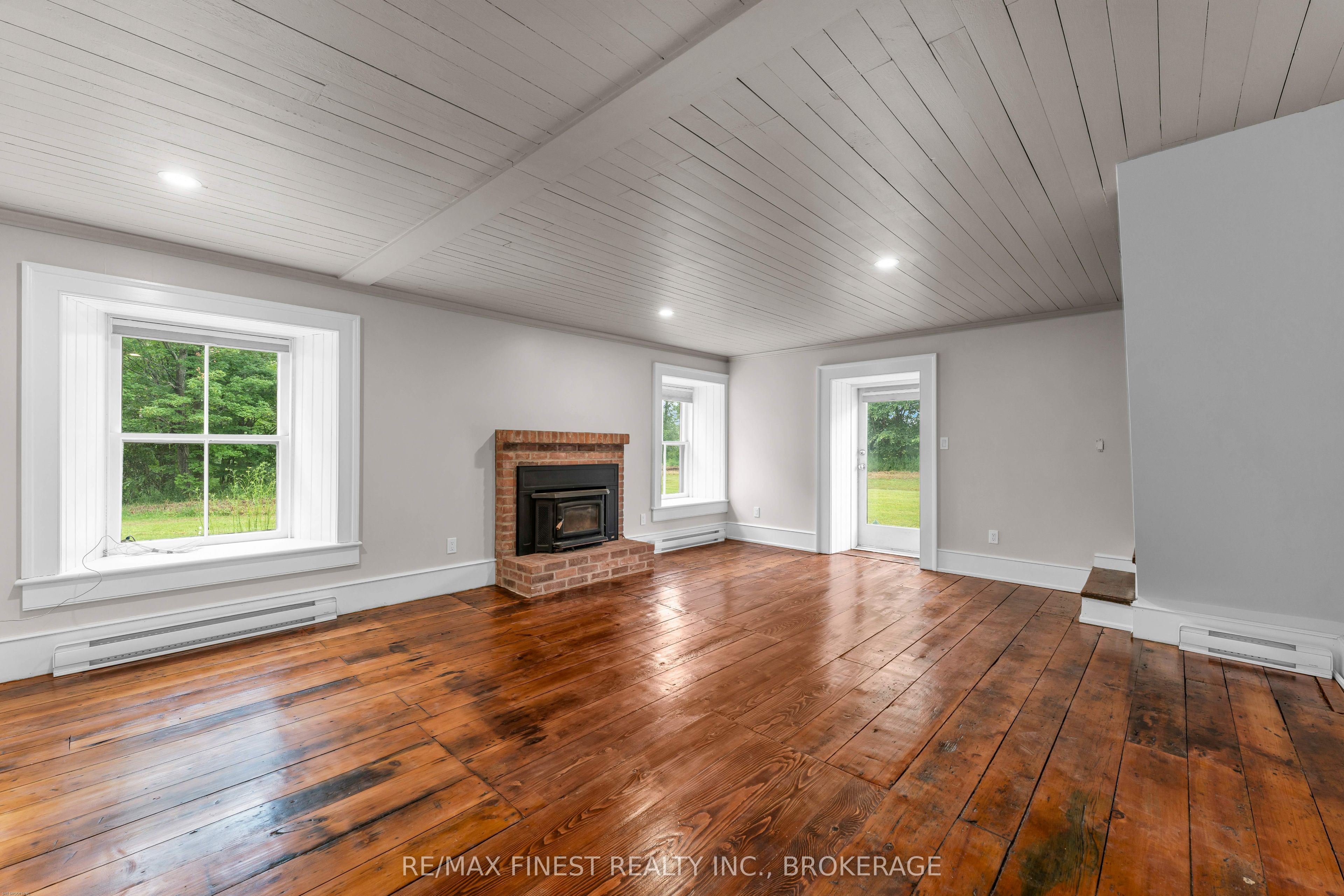4247 Henderson Road Property Photo 22