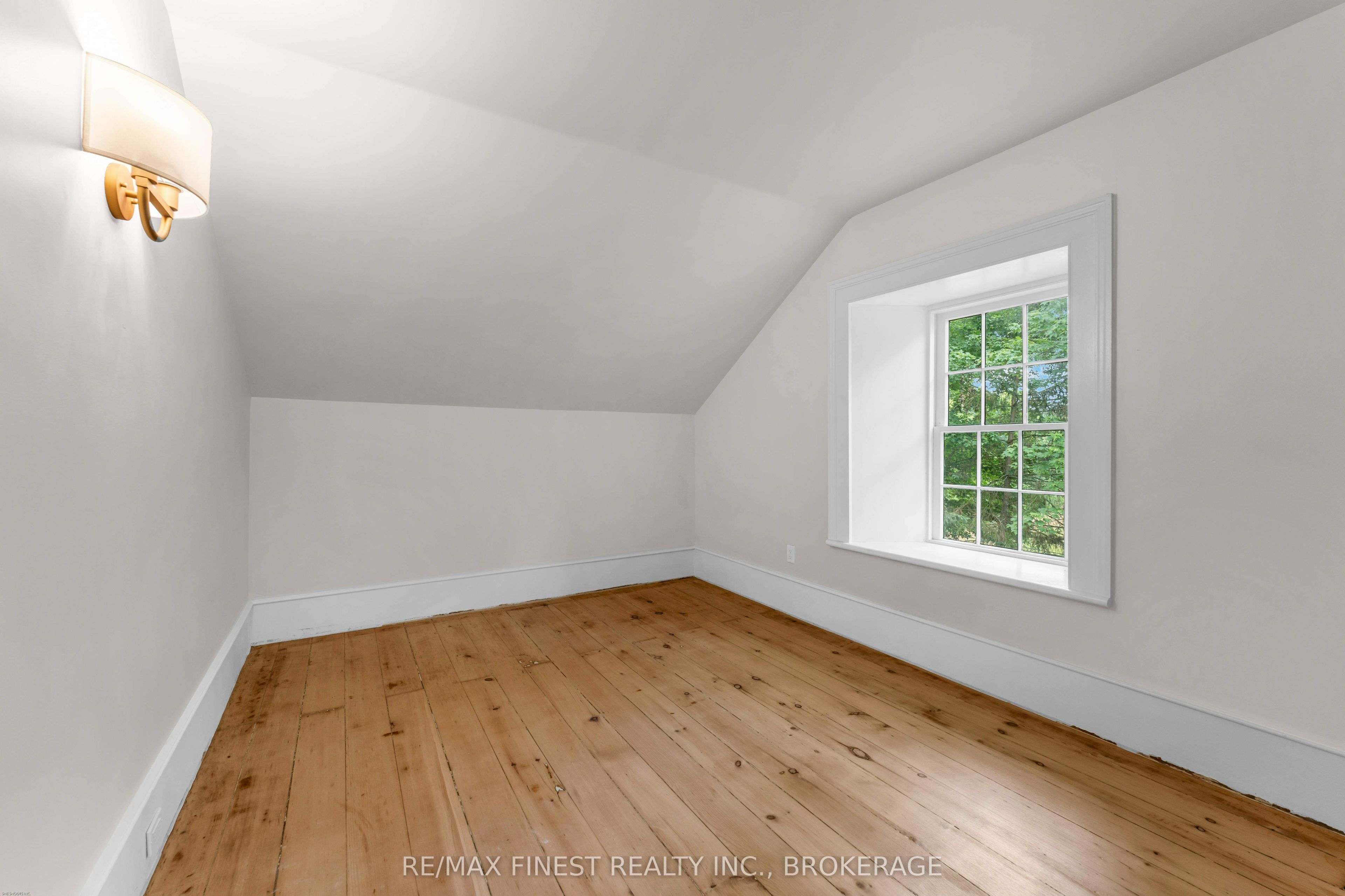 4247 Henderson Road Property Photo 32