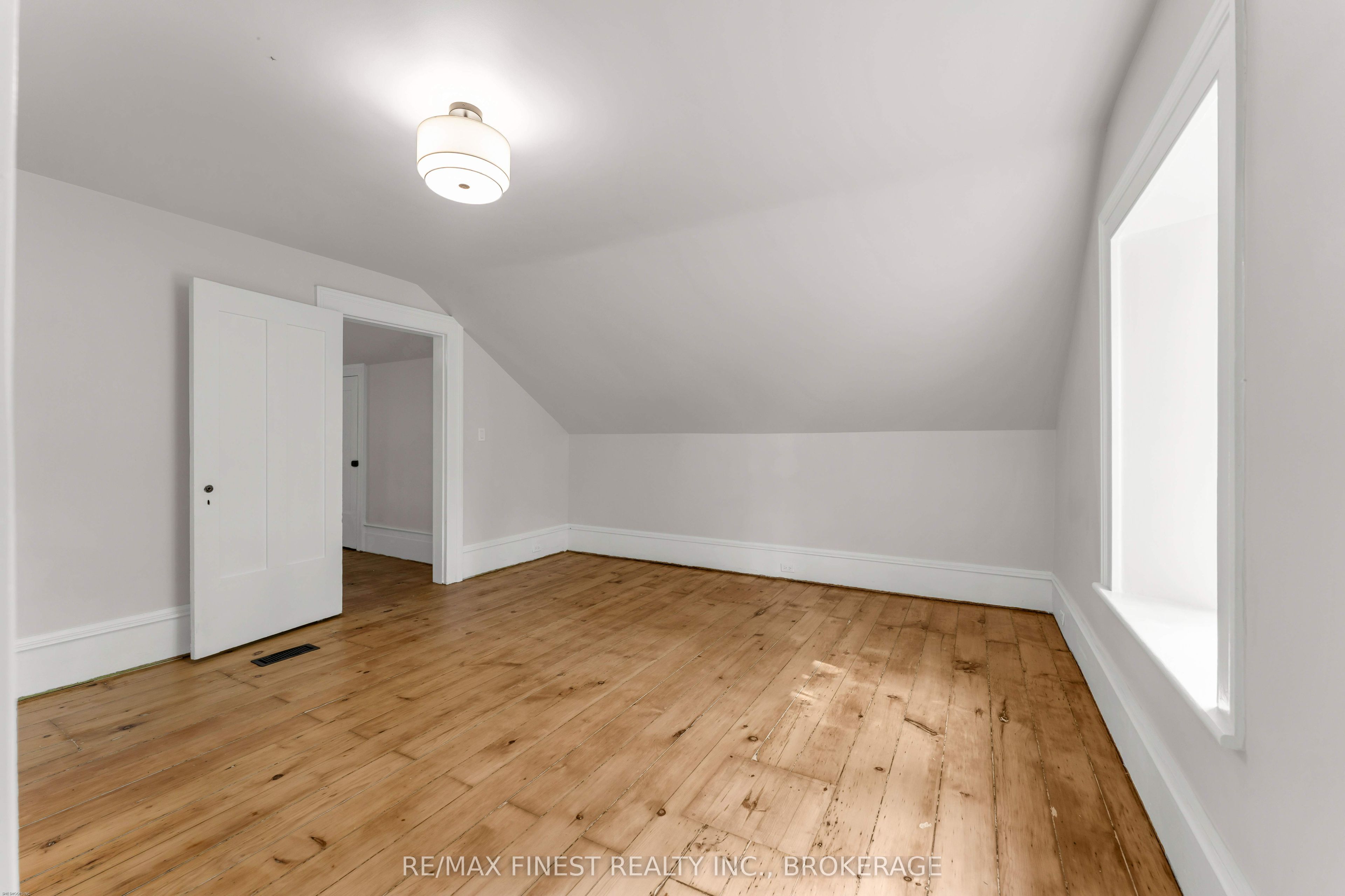 4247 Henderson Road Property Photo 38