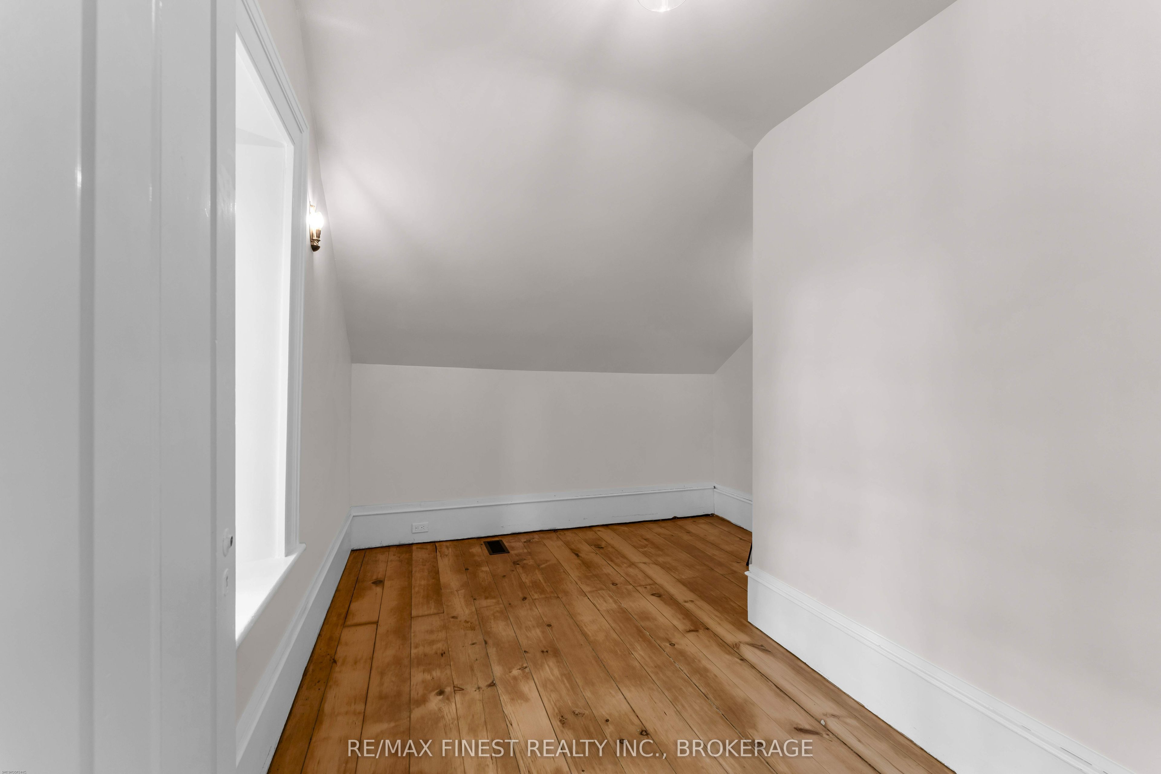 4247 Henderson Road Property Photo 40