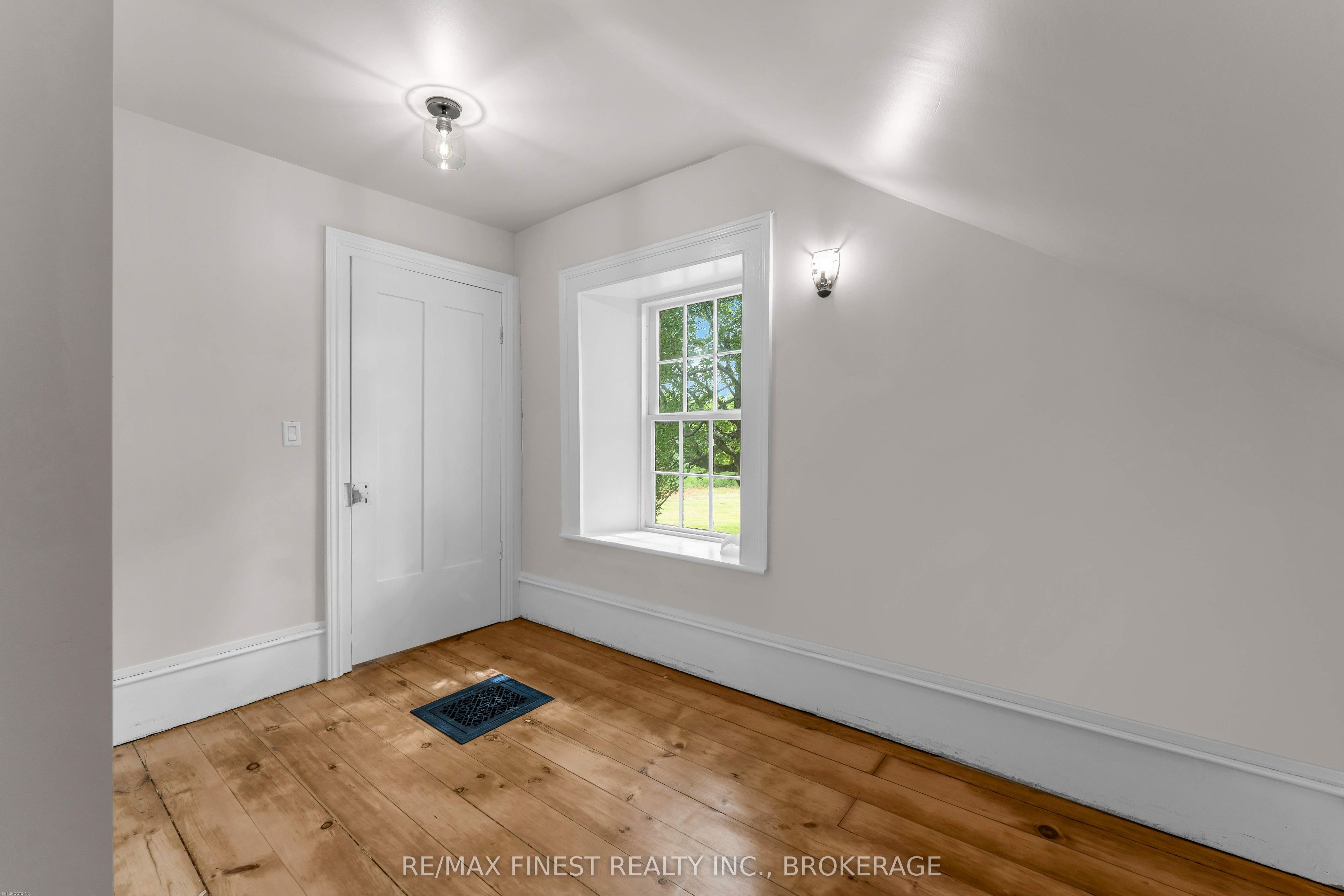 4247 Henderson Road Property Photo 41