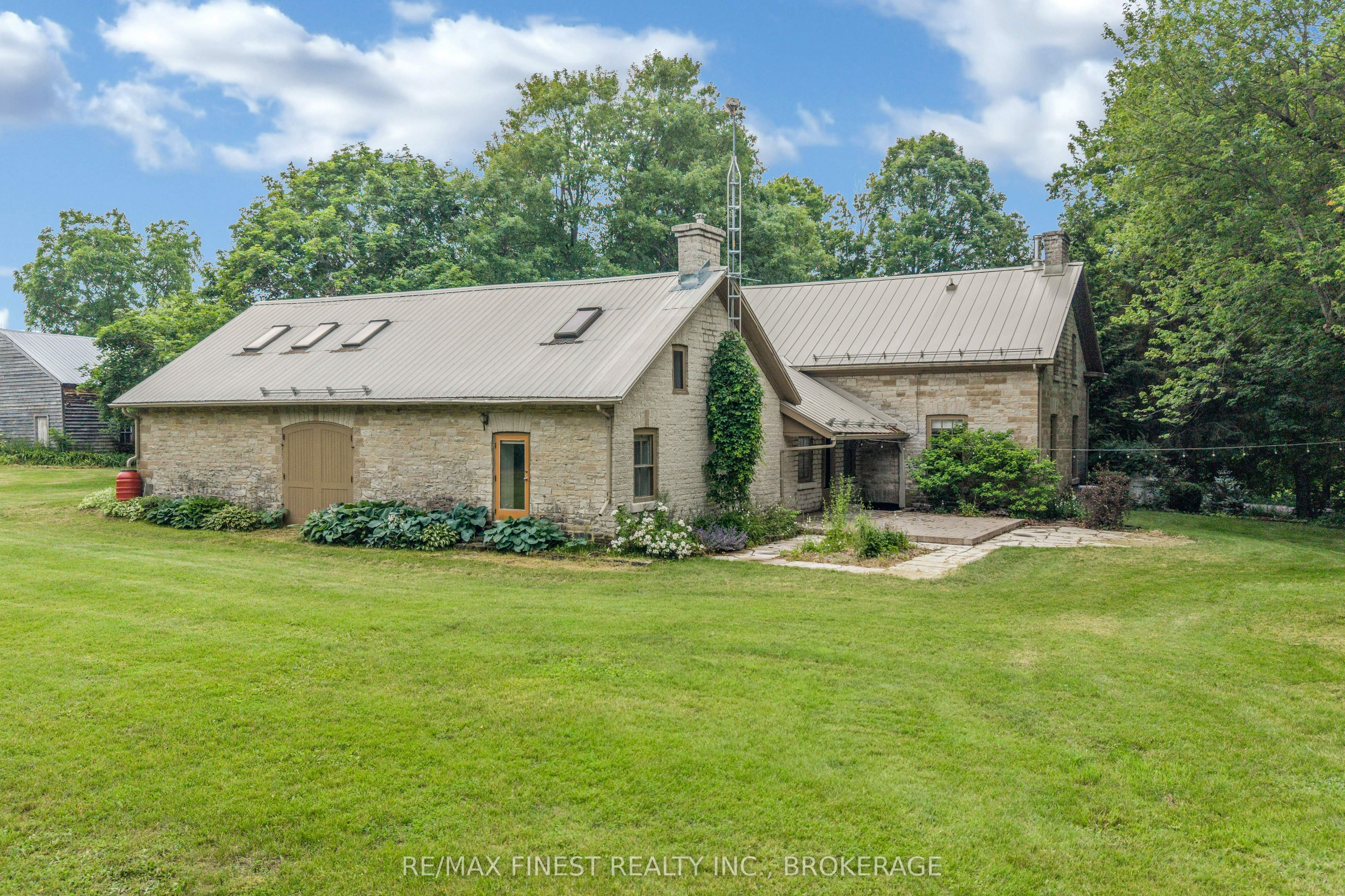 4247 Henderson Road Property Photo 42