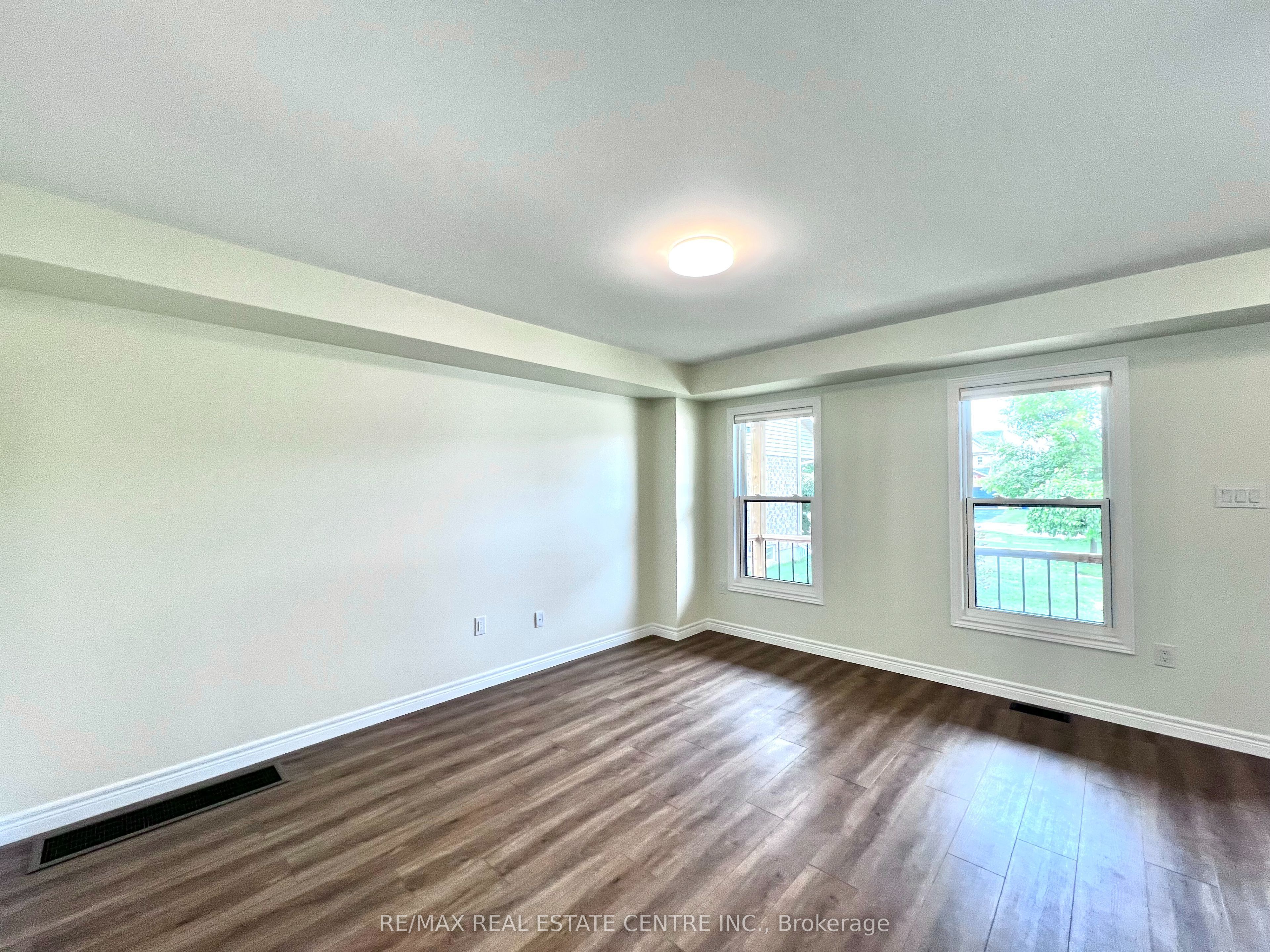 716 Russel Court Property Photo 8