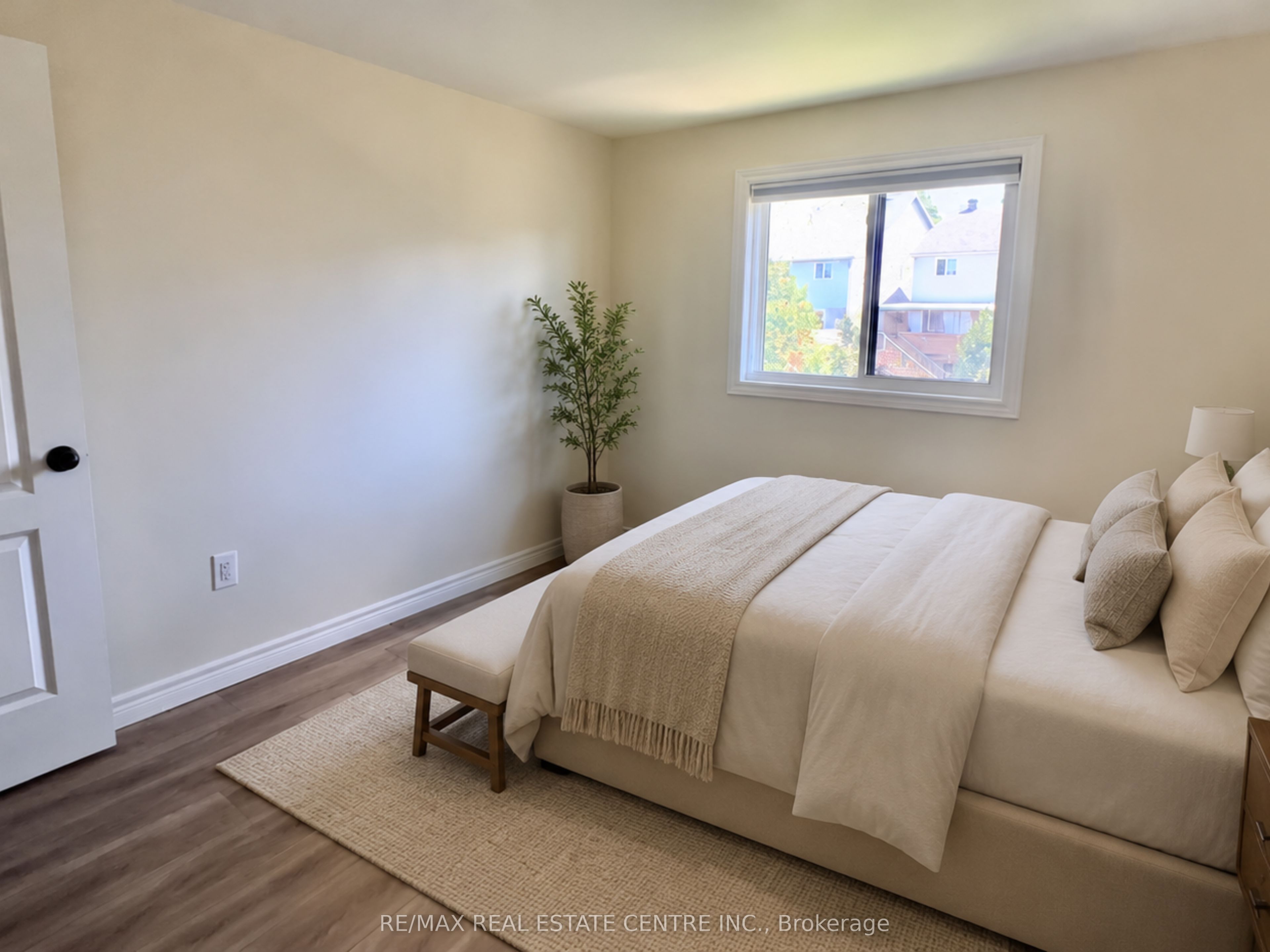 716 Russel Court Property Photo 12