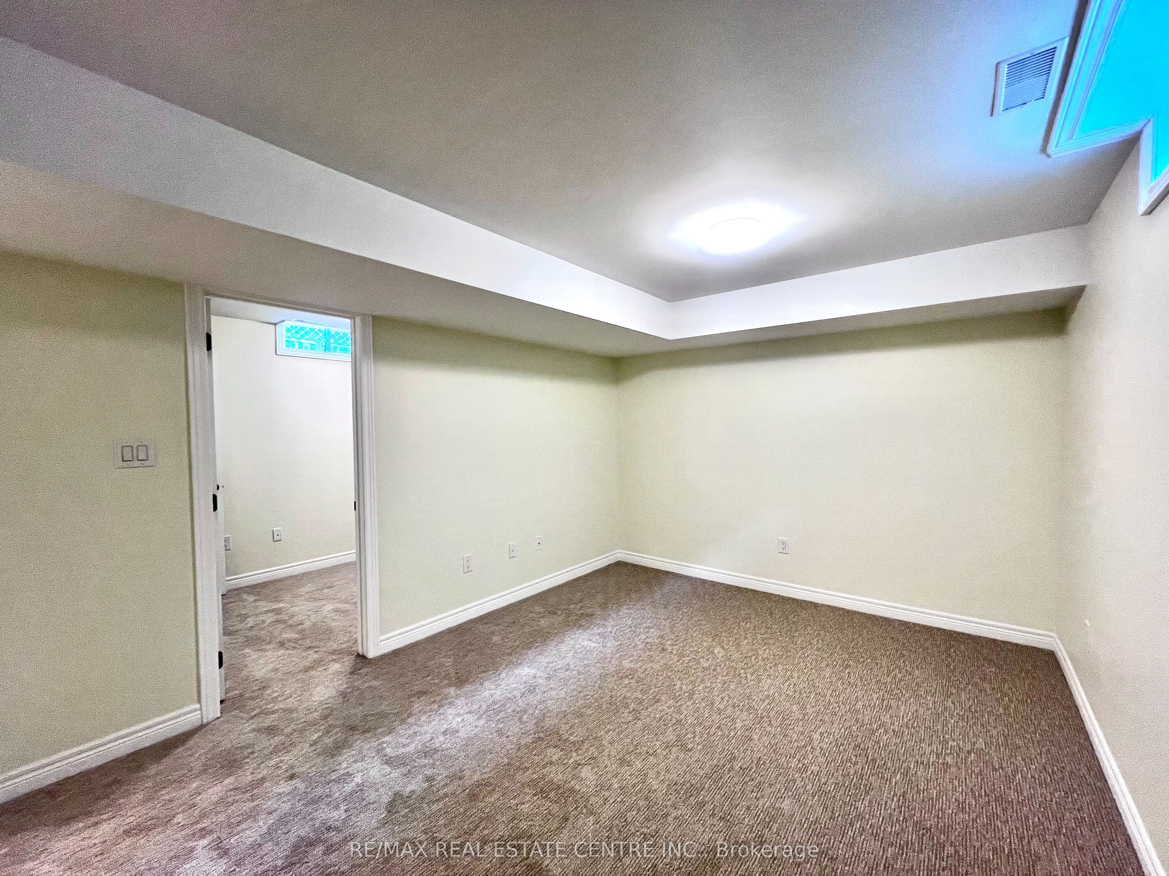 716 Russel Court Property Photo 29