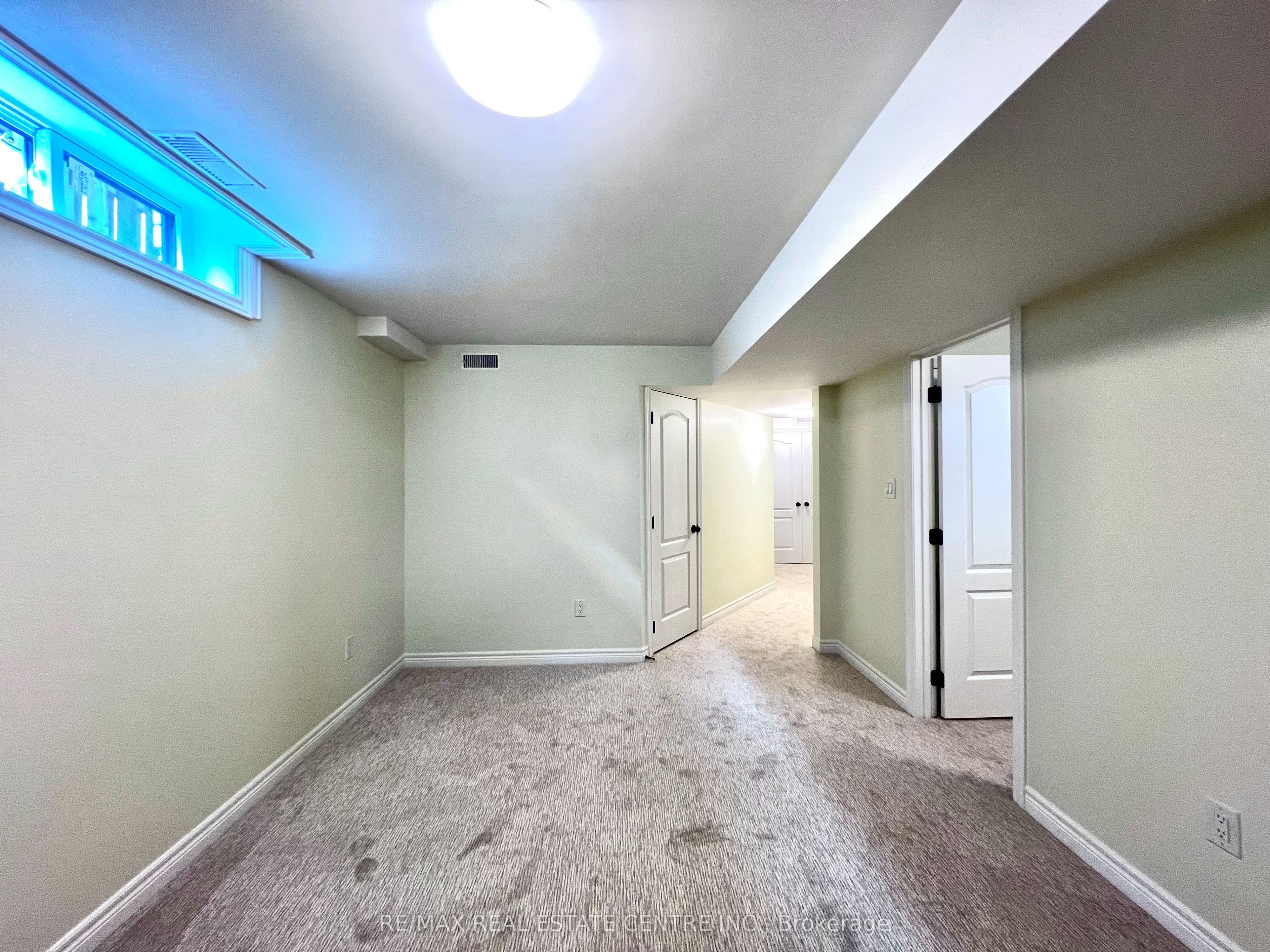 716 Russel Court Property Photo 34