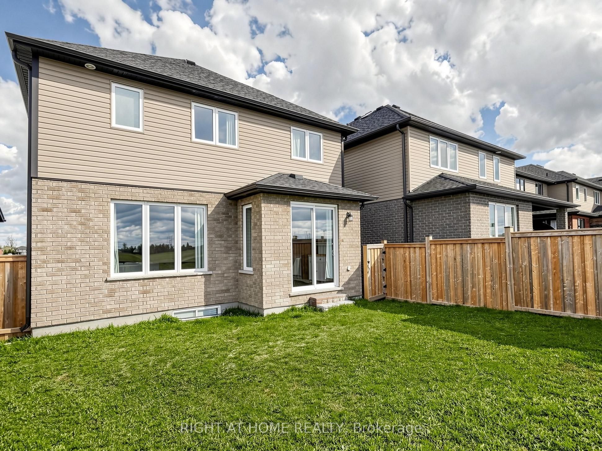 22 Sparrow Crescent Property Photo 35
