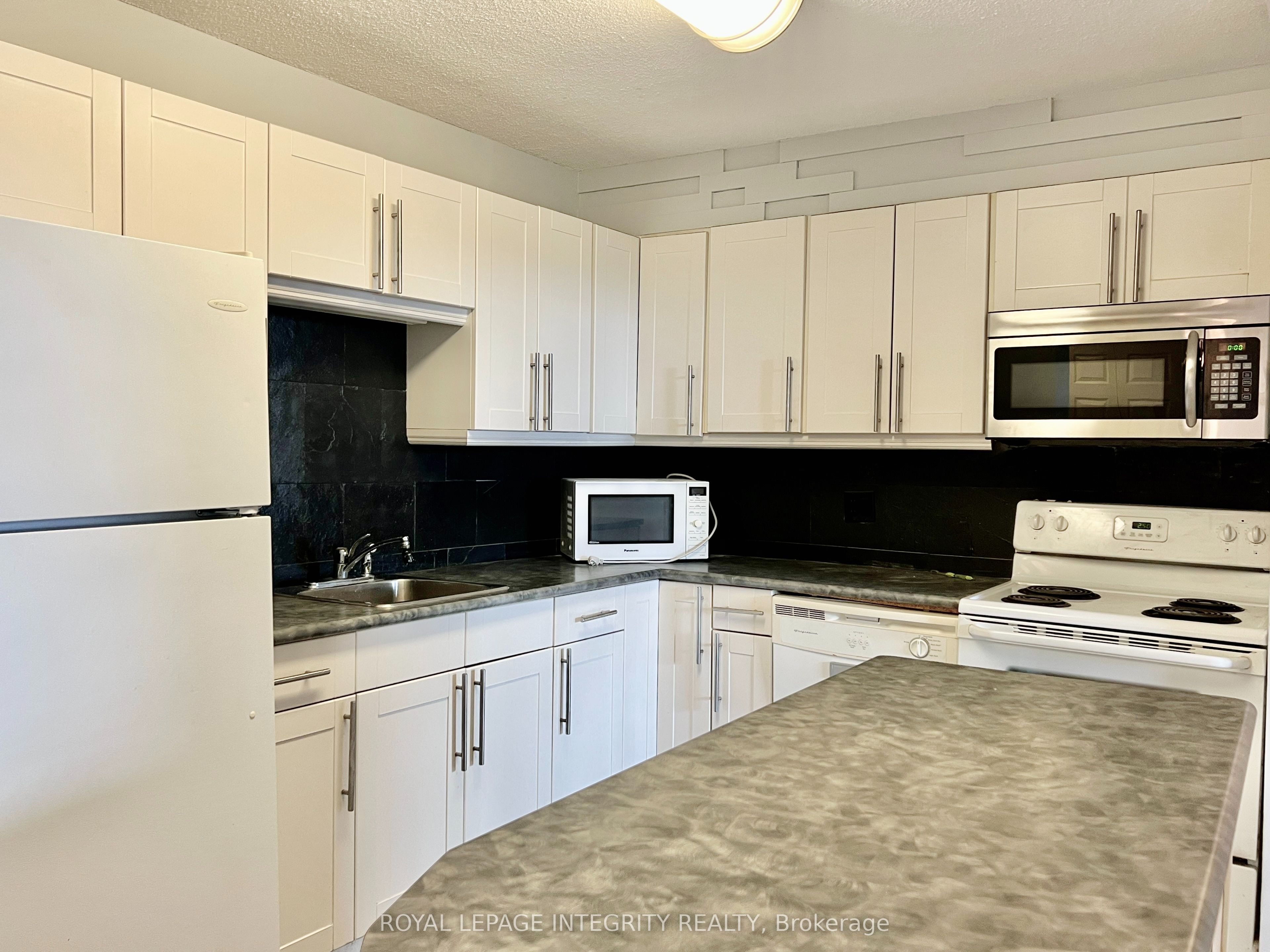 1380 Prince Of Wales Drive 606 Property Photo 6