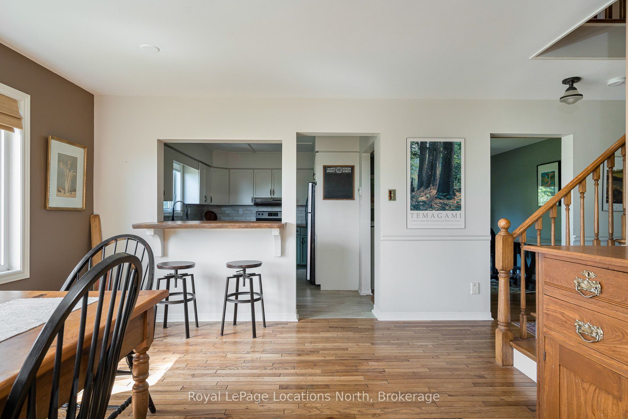 265482 25th Side Road Property Photo 12