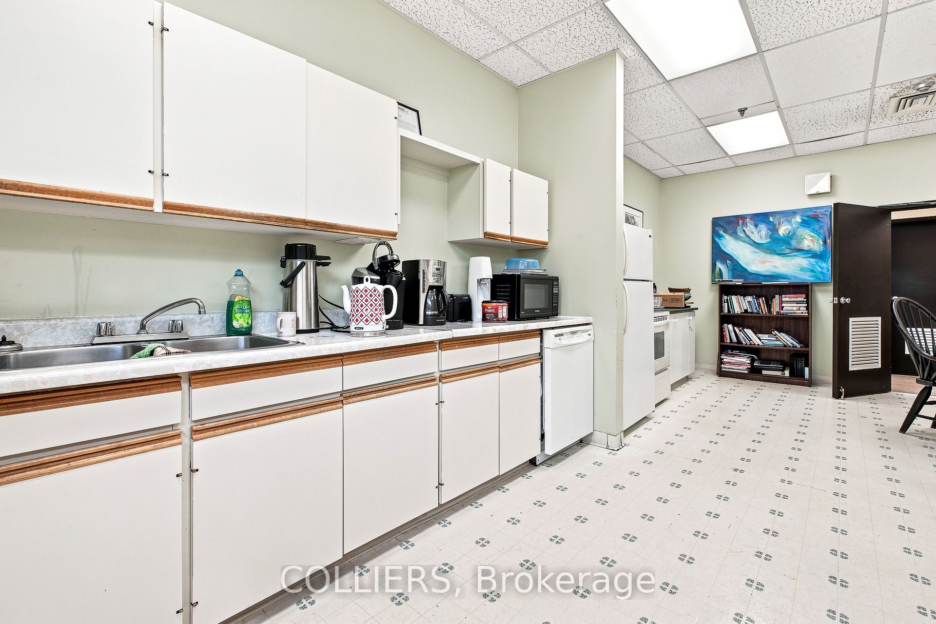 2821 Riverside Drive Property Photo 7