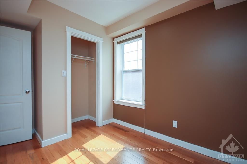 736 Cooper Street W 2 Property Photo 8