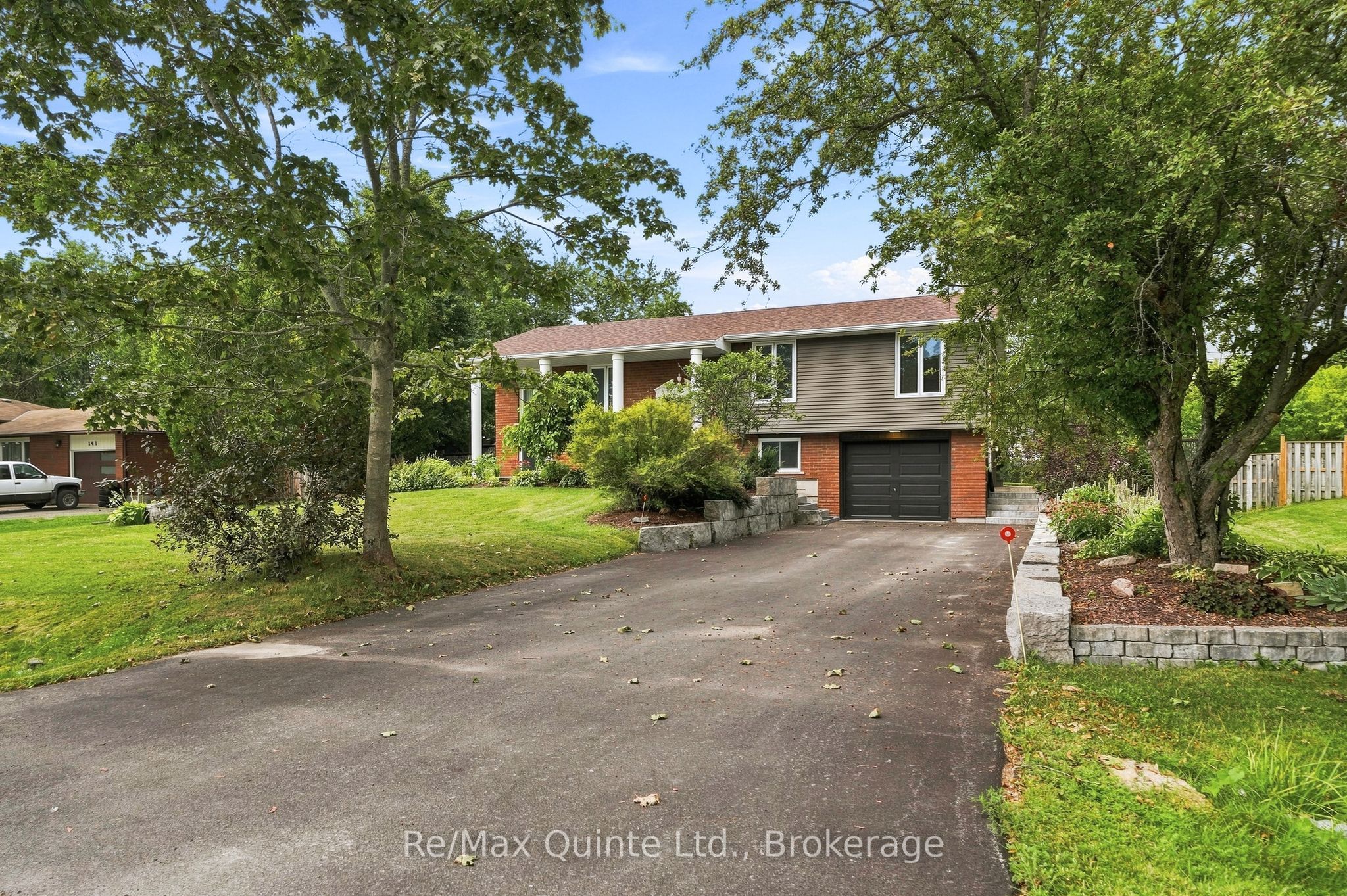 147 Jeffrey Drive Property Photo 1
