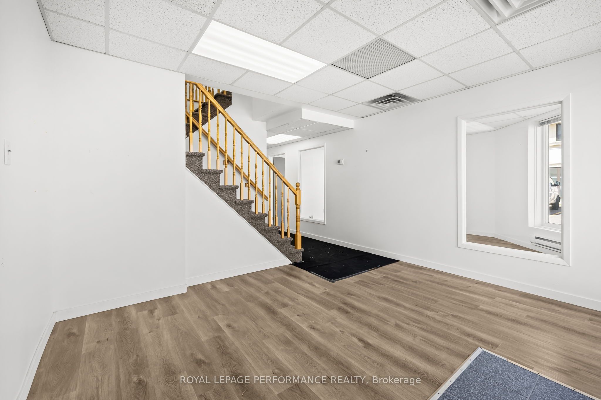 5470 Canotek Road 40 Property Photo 10