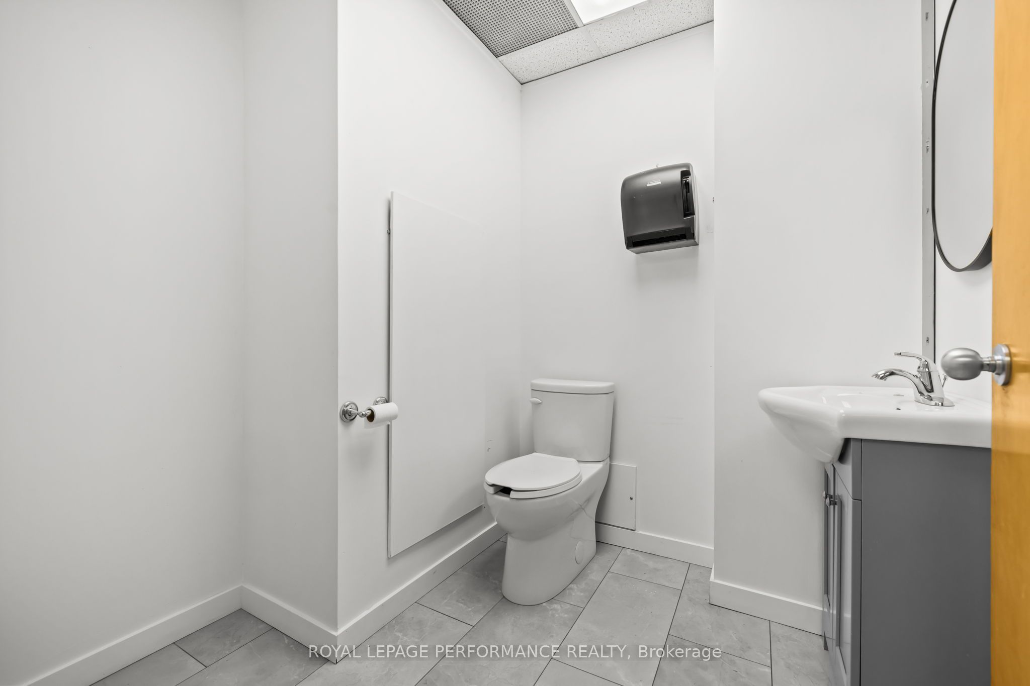 5470 Canotek Road 40 Property Photo 29