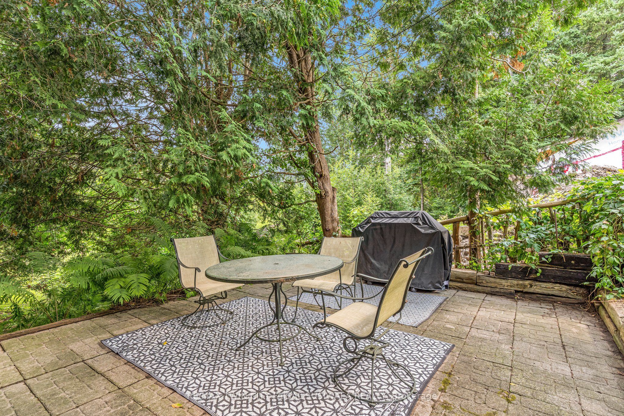 67 Queen Street W Property Photo 7