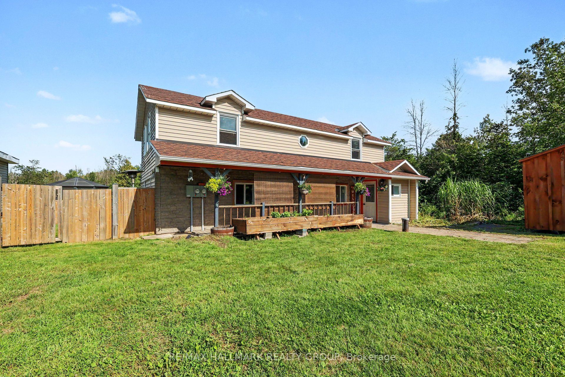 8784 15 Highway