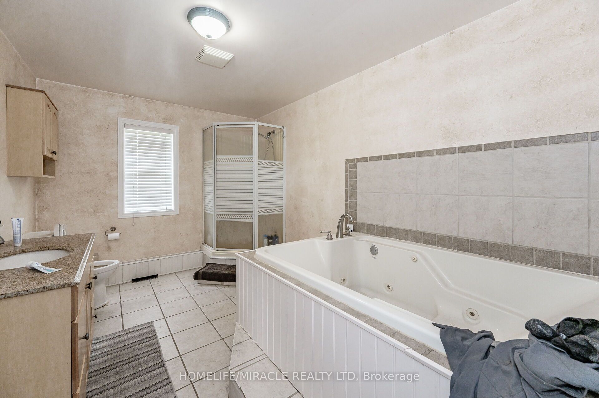1388 Highway 6 N Property Photo 9