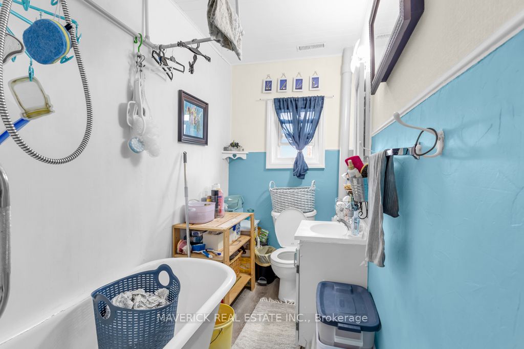 101 Thames Street N Property Photo 33