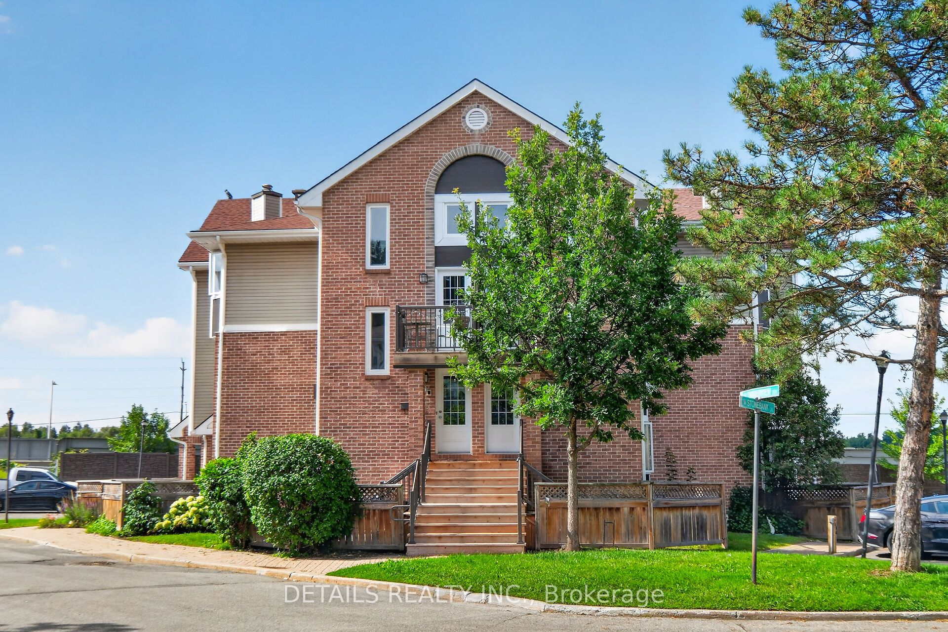 1 Stonebank Crescent 7 Property Photo 1