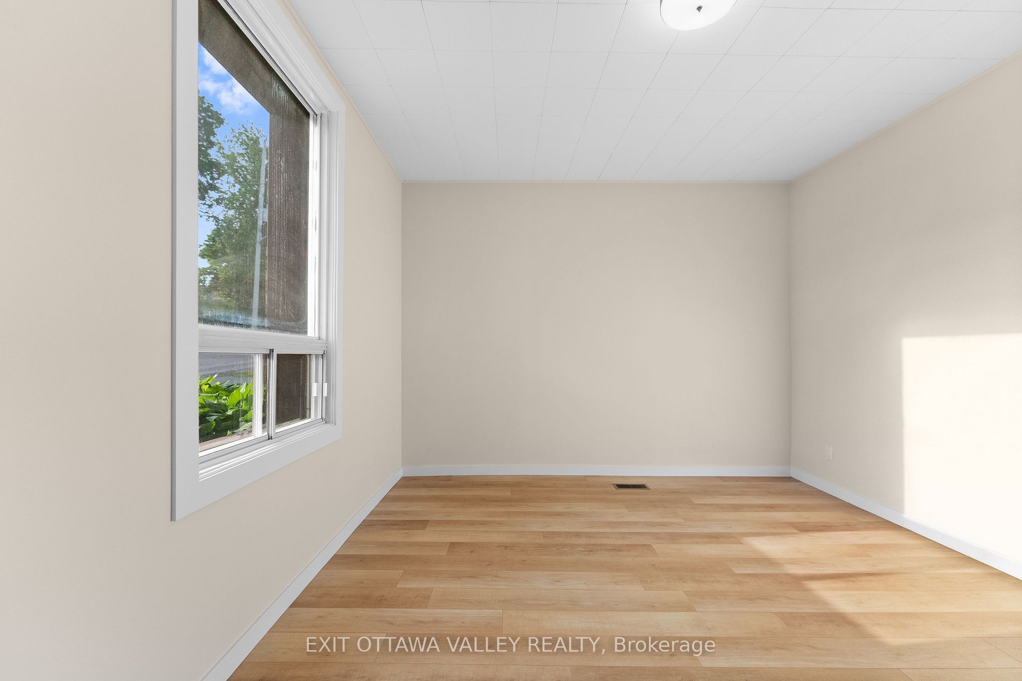 164 Maple Avenue Property Photo 5