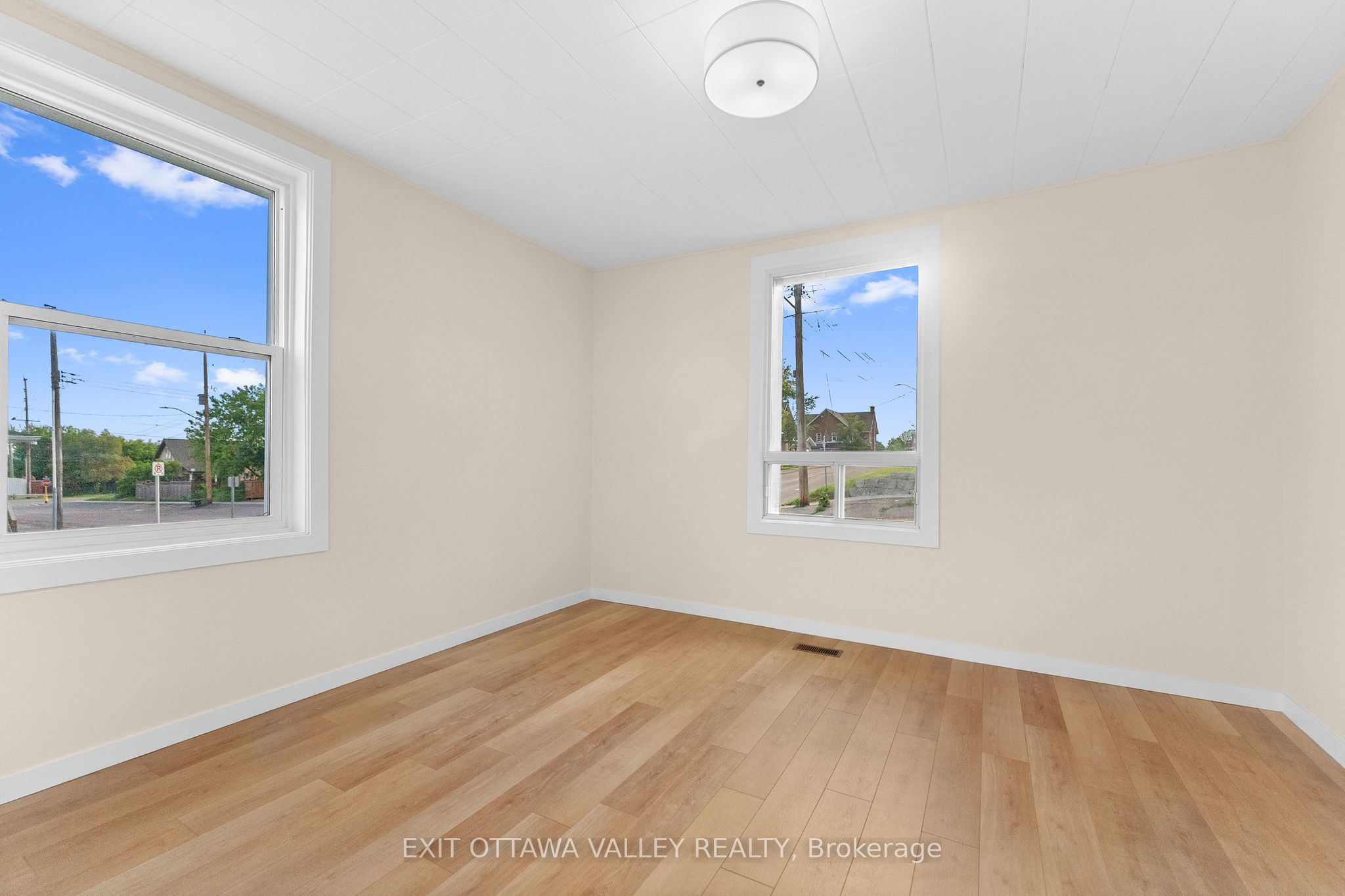 164 Maple Avenue Property Photo 9
