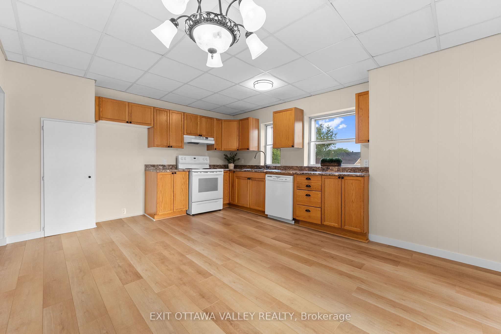 164 Maple Avenue Property Photo 10