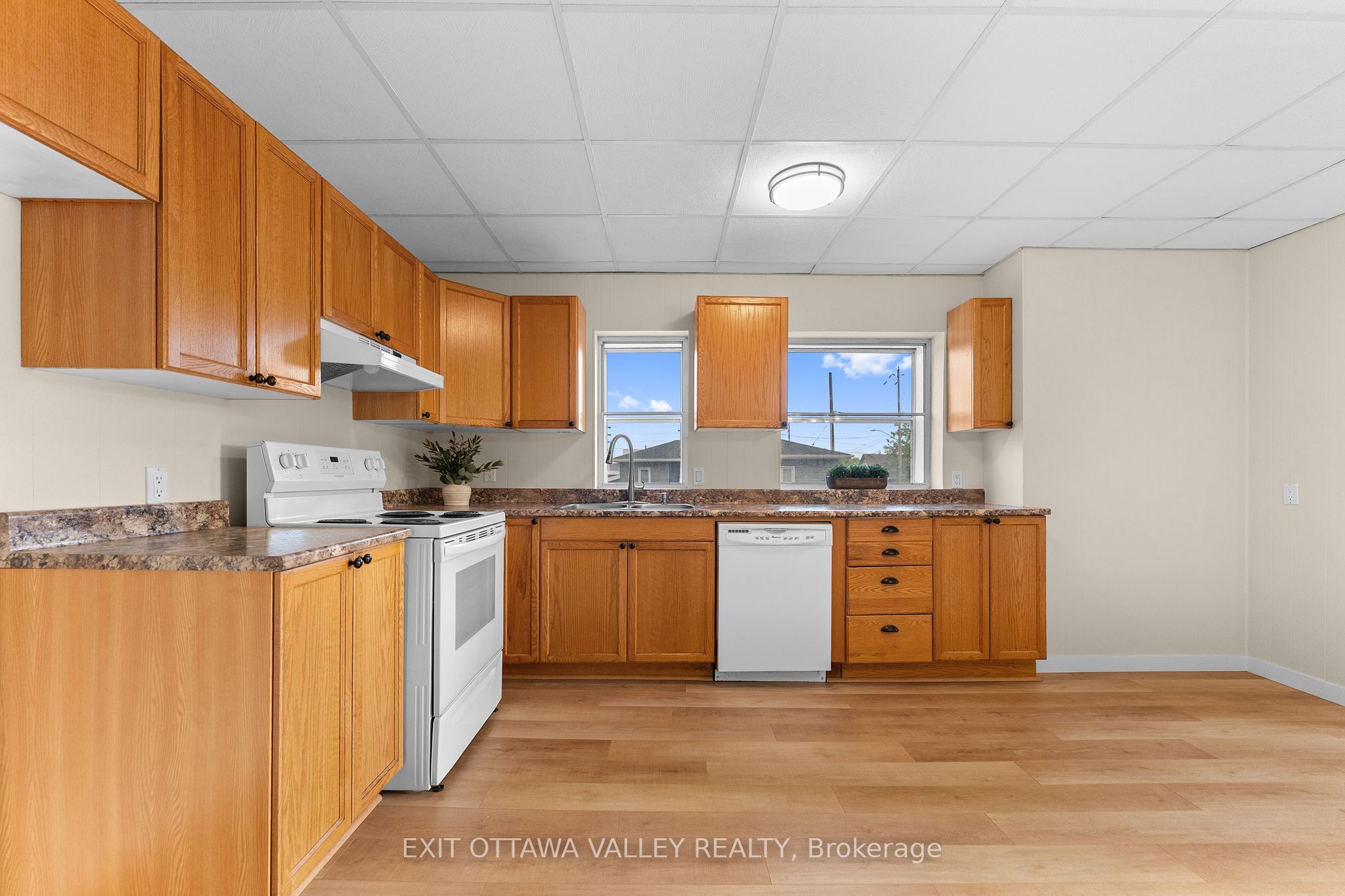 164 Maple Avenue Property Photo 11