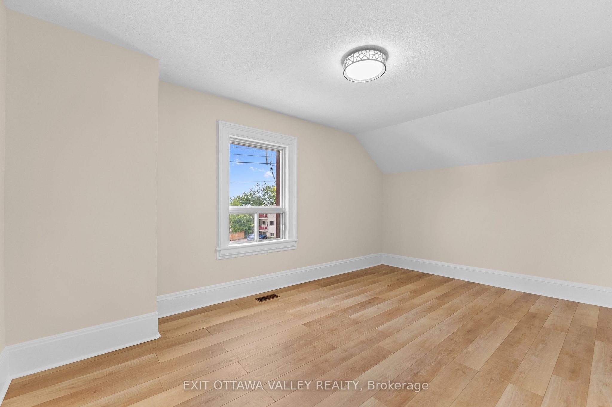 164 Maple Avenue Property Photo 23