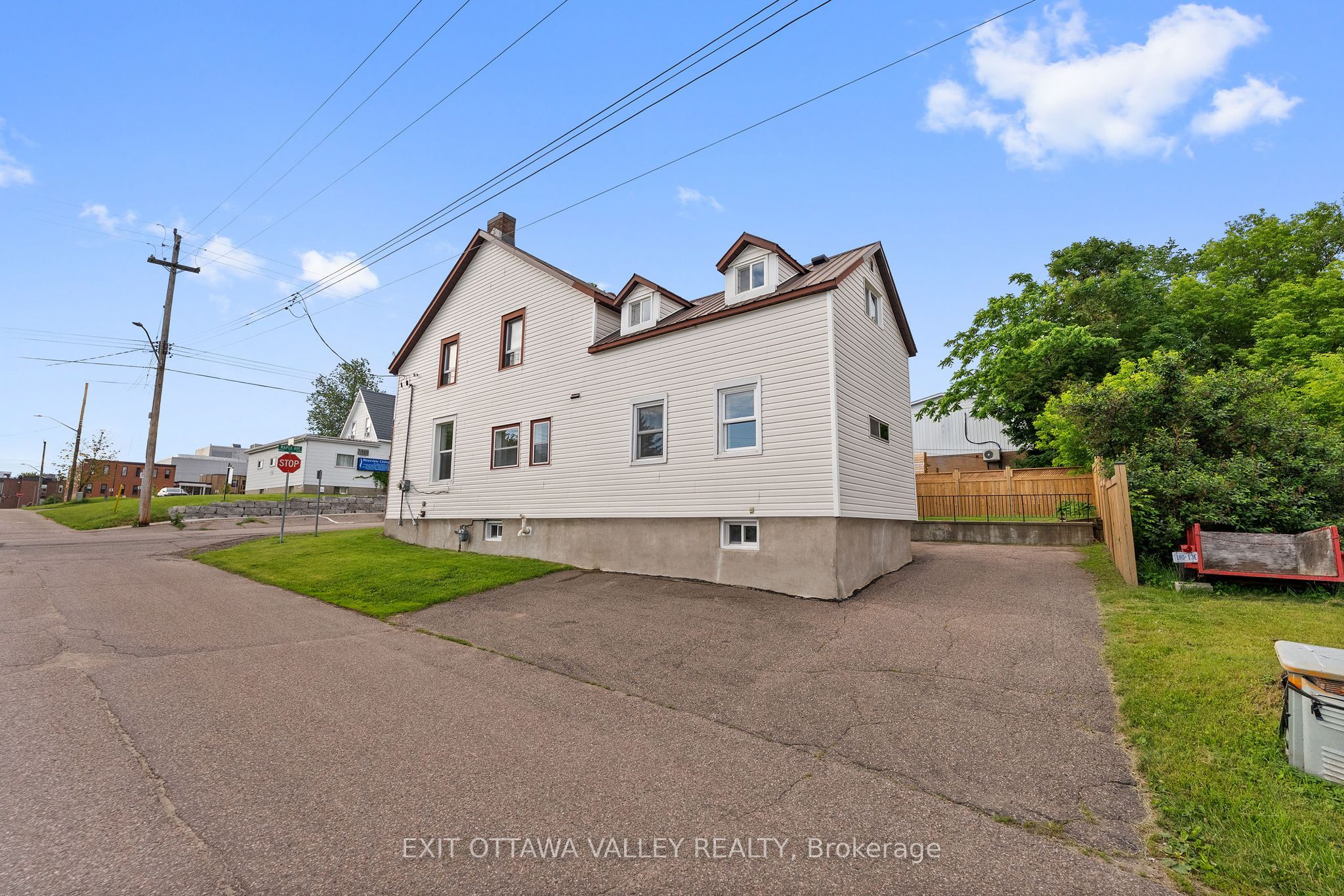 164 Maple Avenue Property Photo 41