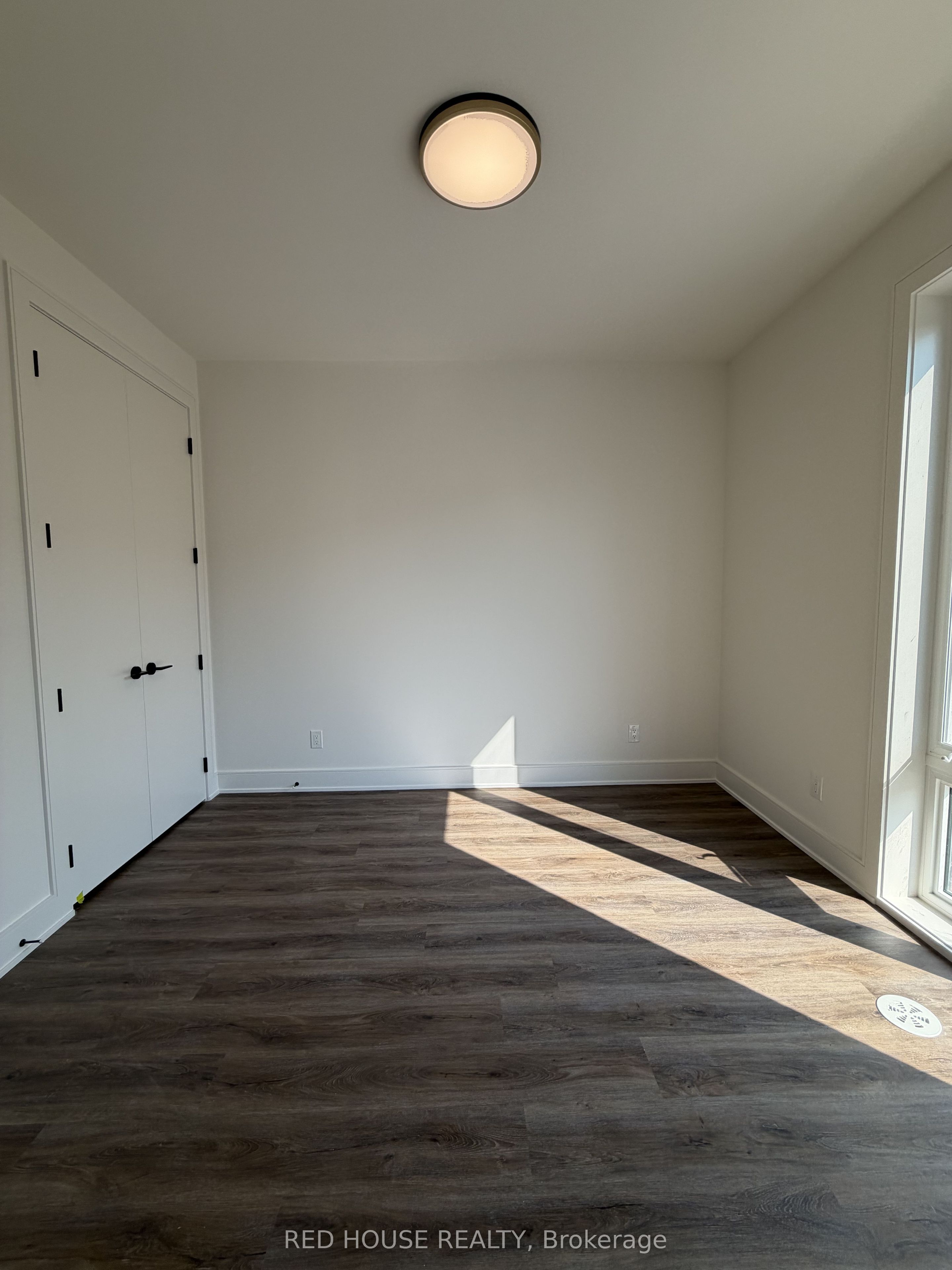 59 Everett Common Property Photo 10