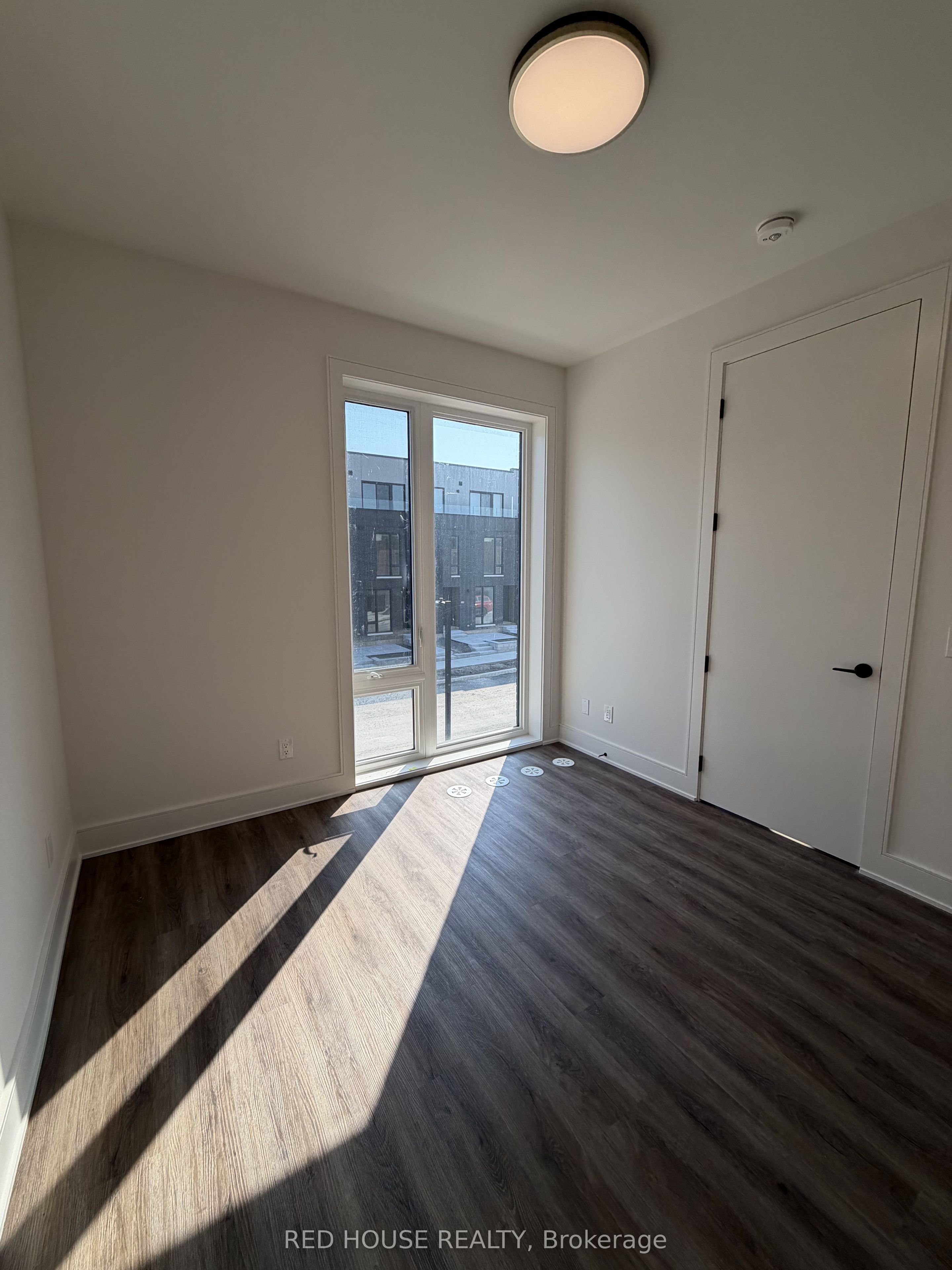 59 Everett Common Property Photo 11