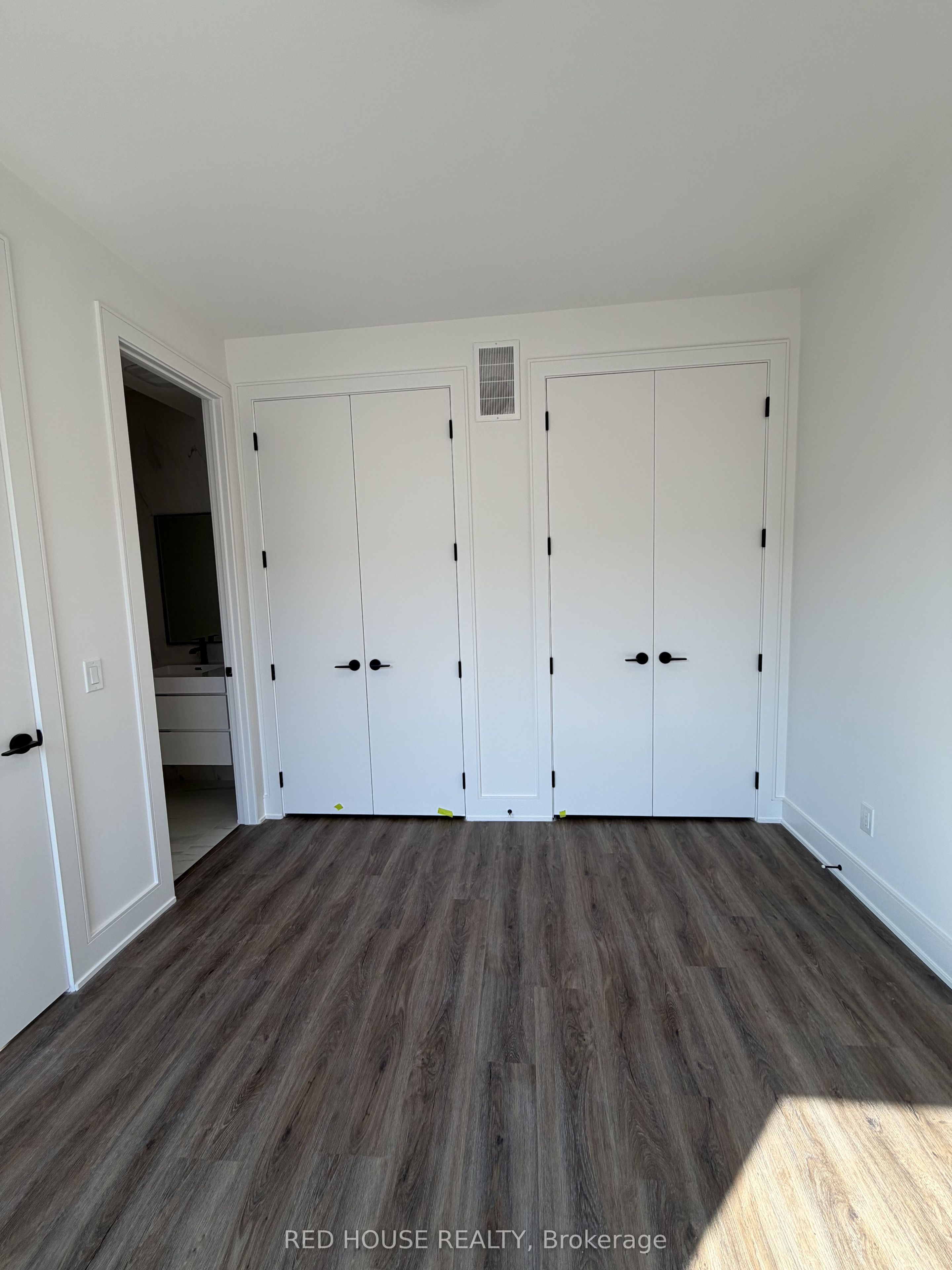 59 Everett Common Property Photo 12